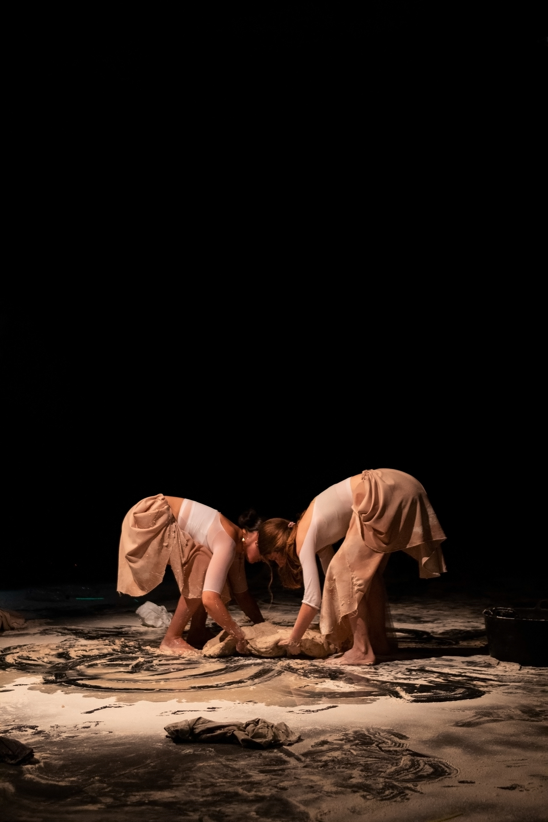 Teatro Circulo, Valencia, Spain, performance: 10000 segundos, May 2022