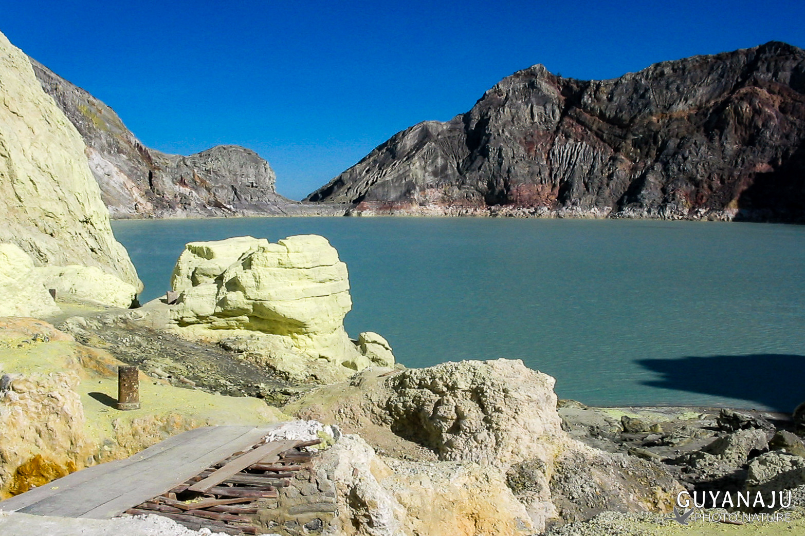 Lac acide du Kawah Ijen - Java