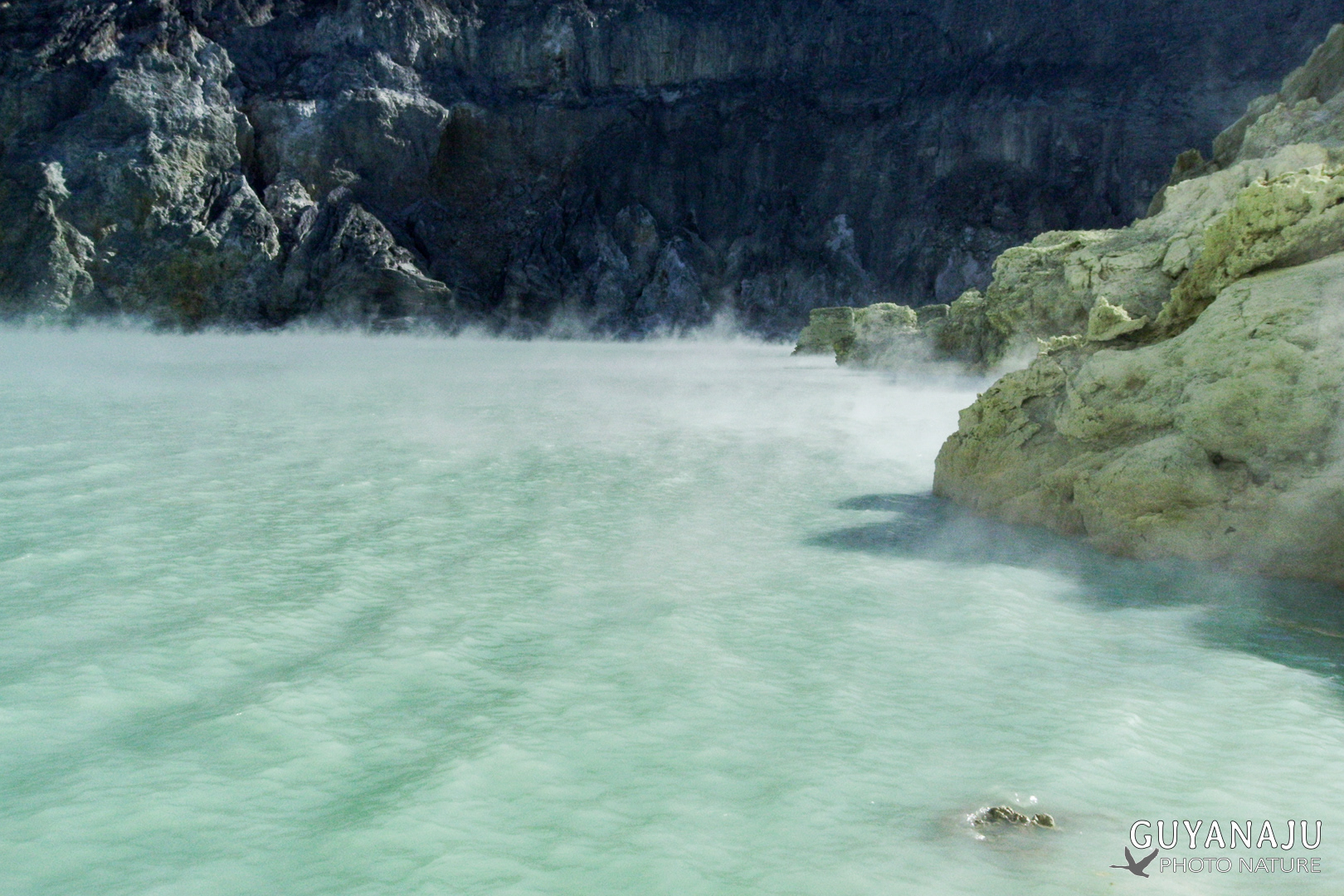 Lac acide du Kawah Ijen - Java