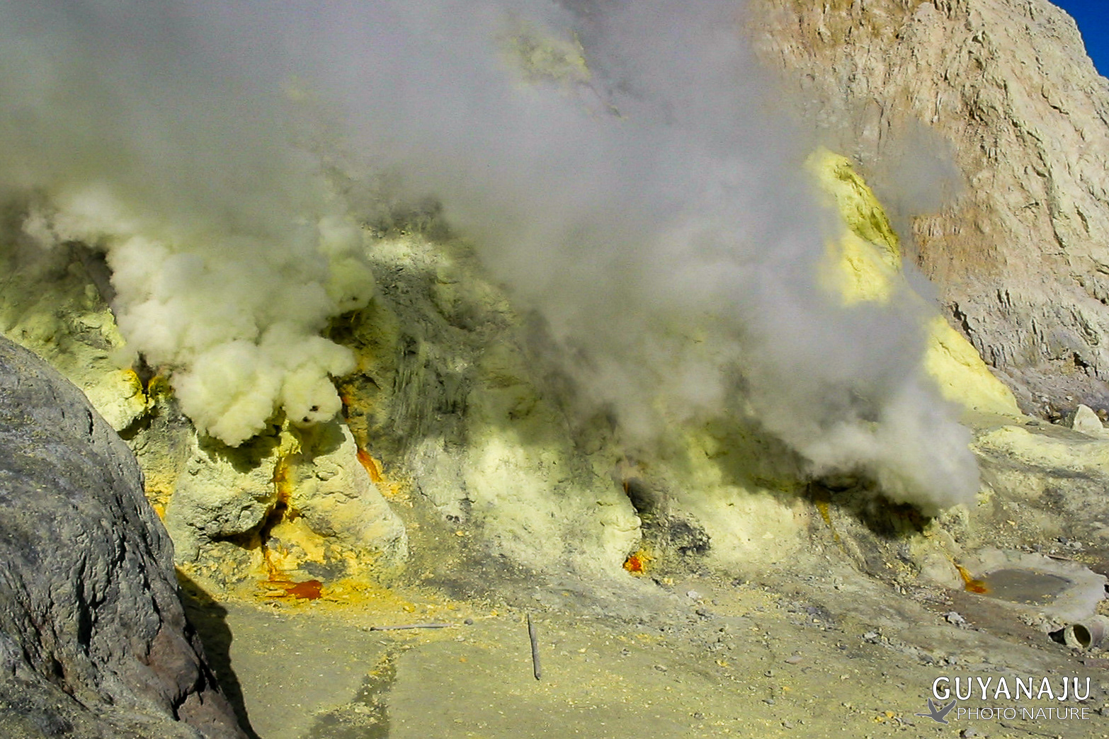 Lac acide du Kawah Ijen - Java