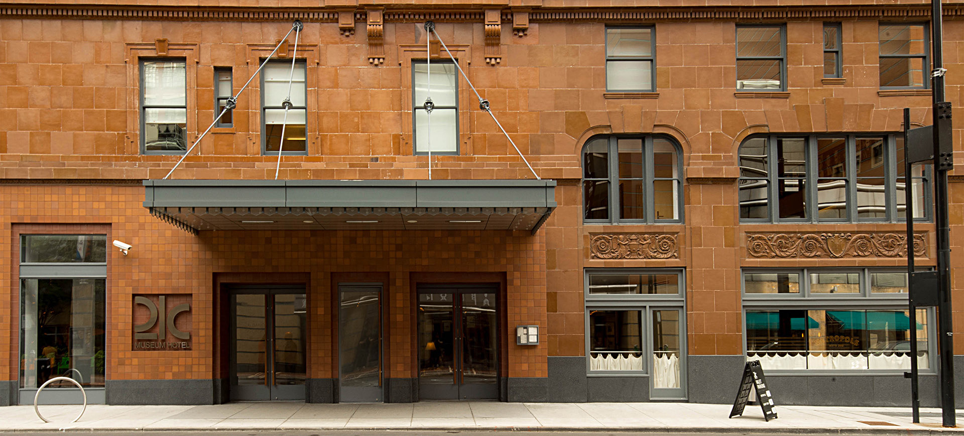 21C Hotel Exterior, Downtown Cincinnati