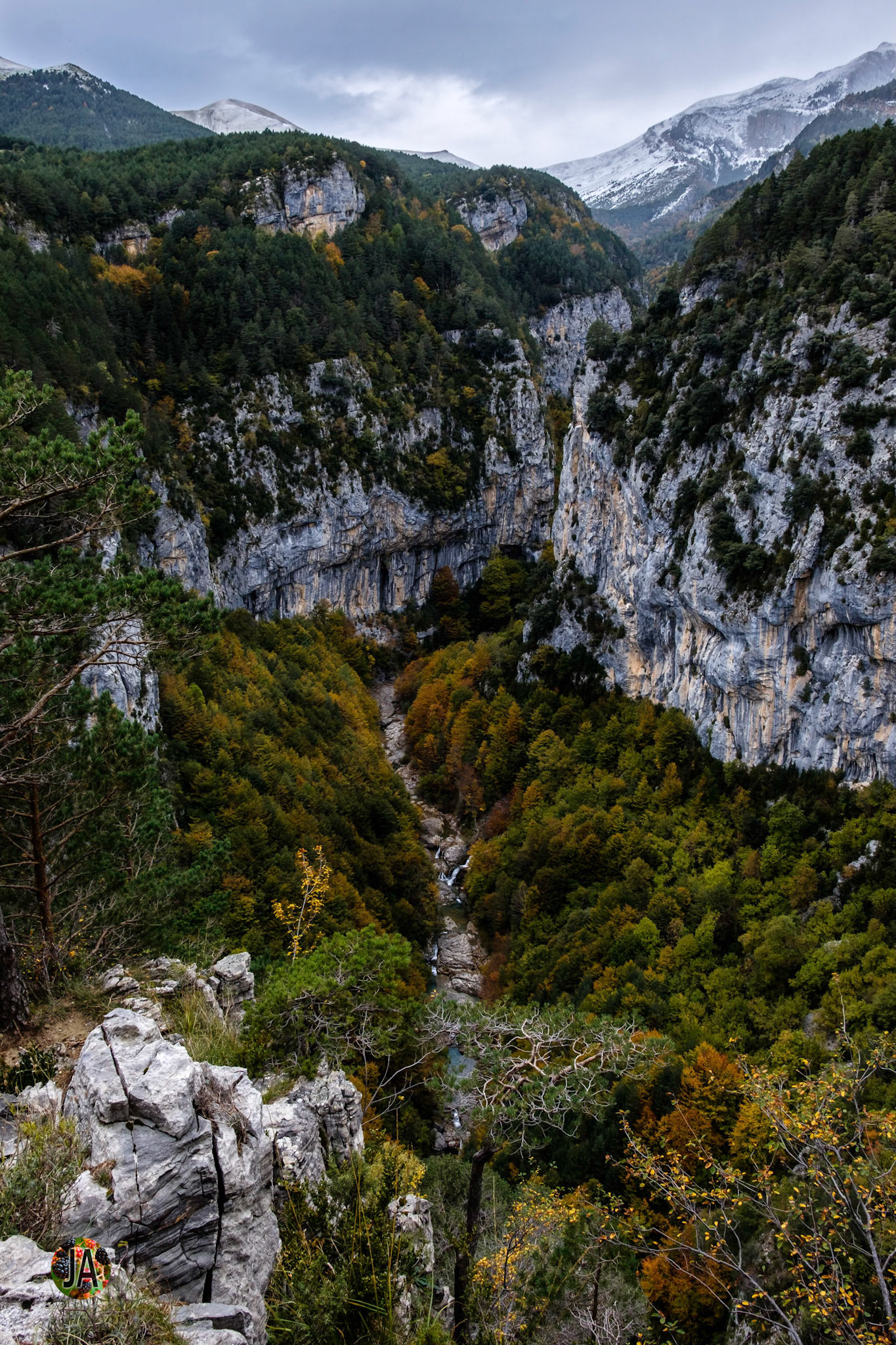 Miradores de Revilla. Garganta de Escuain.