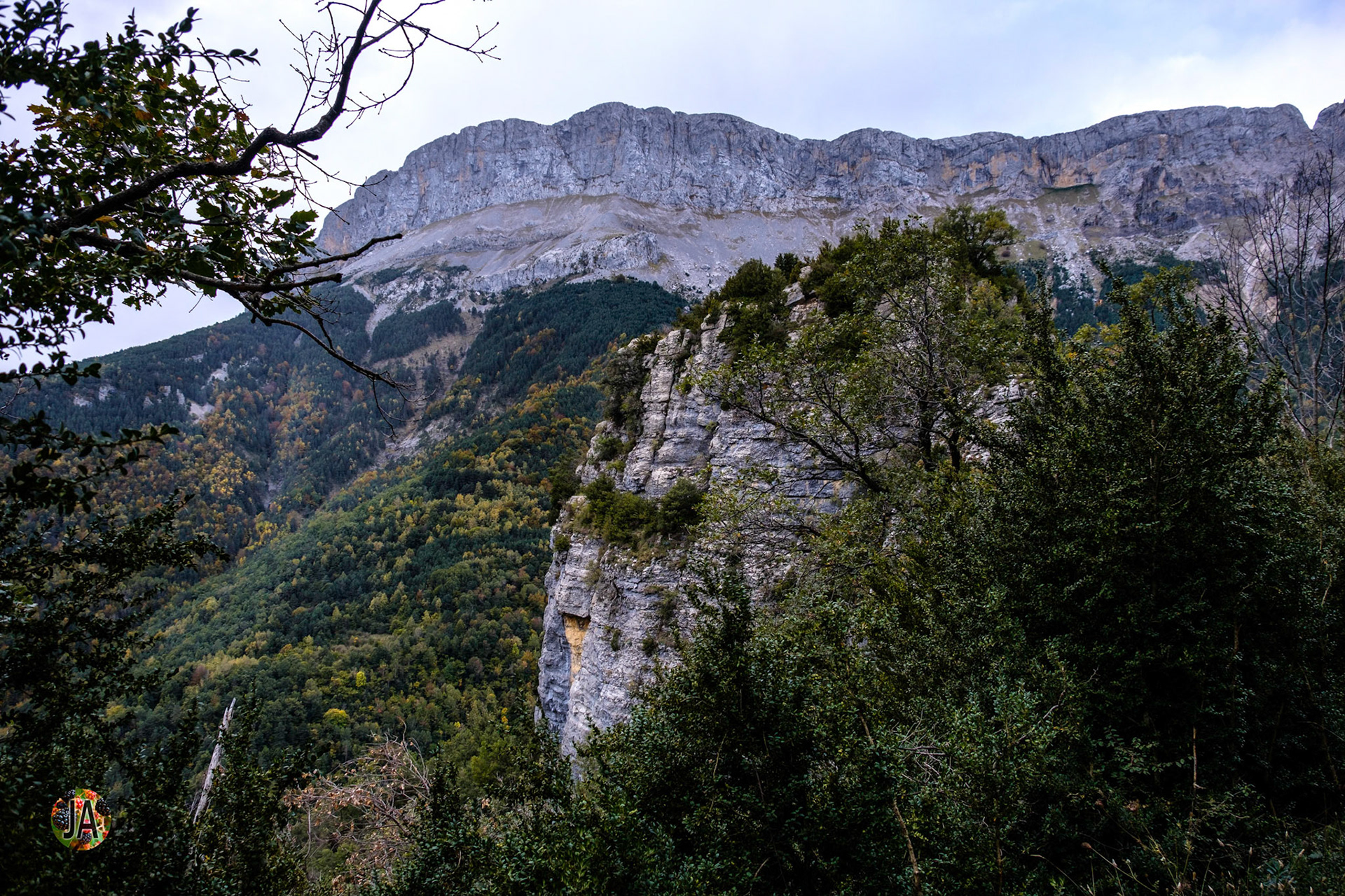 Miradores de Revilla. Garganta de Escuain.