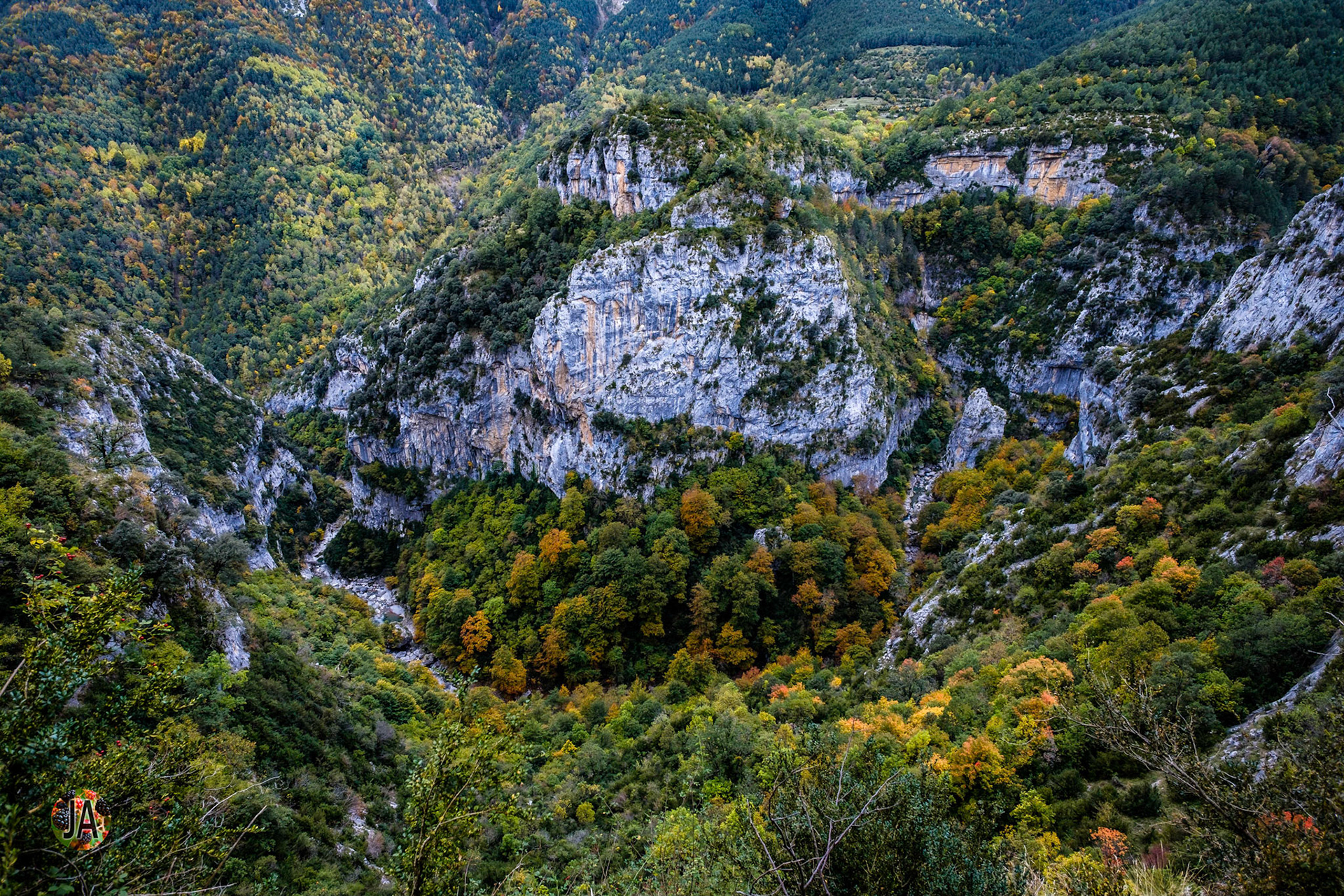Miradores de Revilla. Garganta de Escuain.