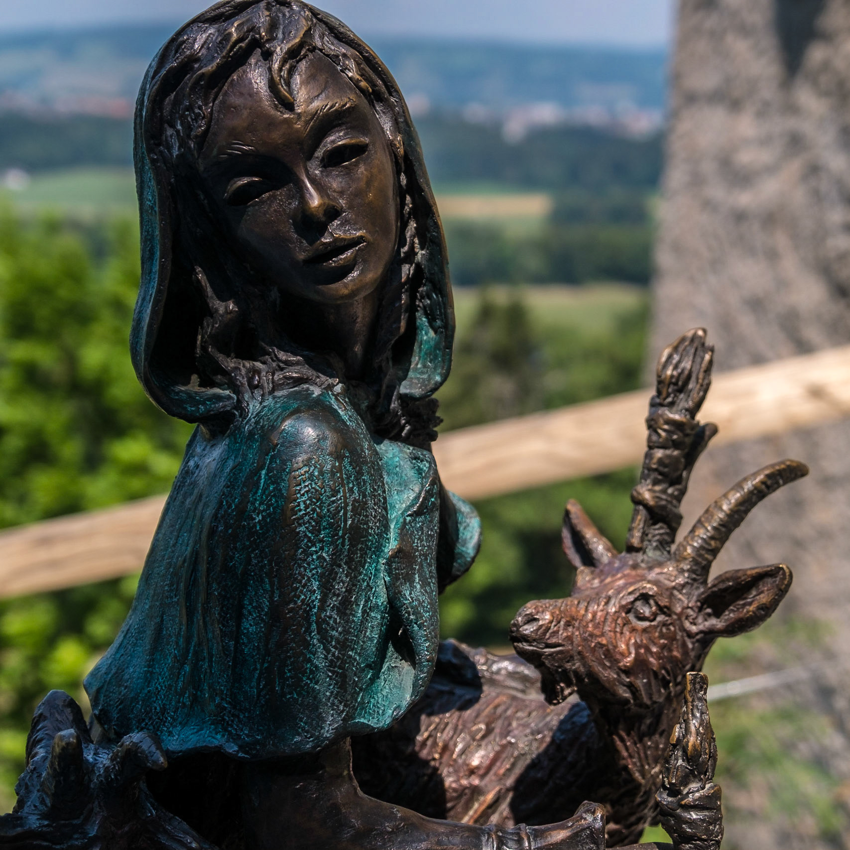 La Chevrière. Bronze de Sara H. Gruyeres