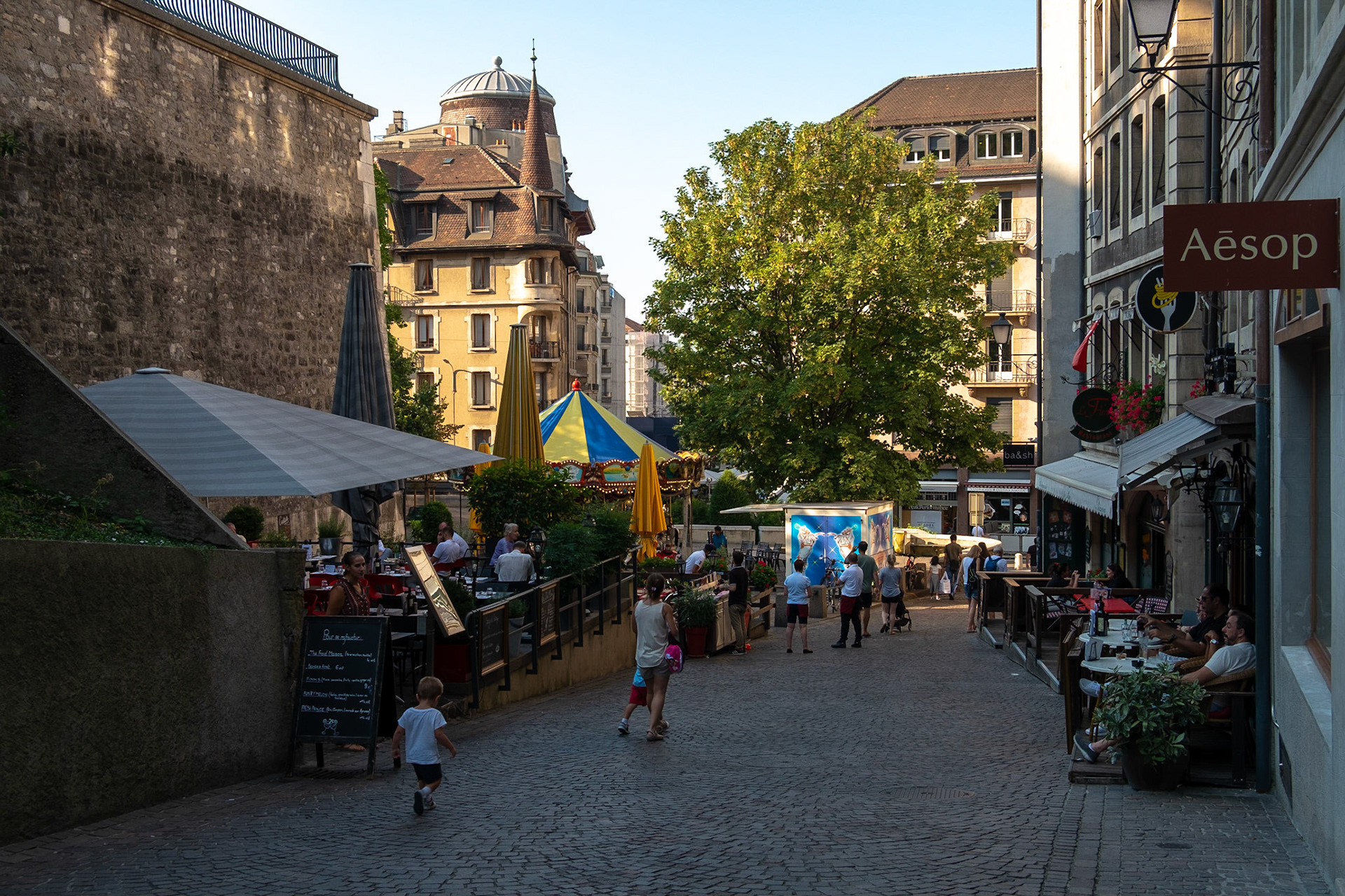 Rue de la Fontaine 13.  Genève