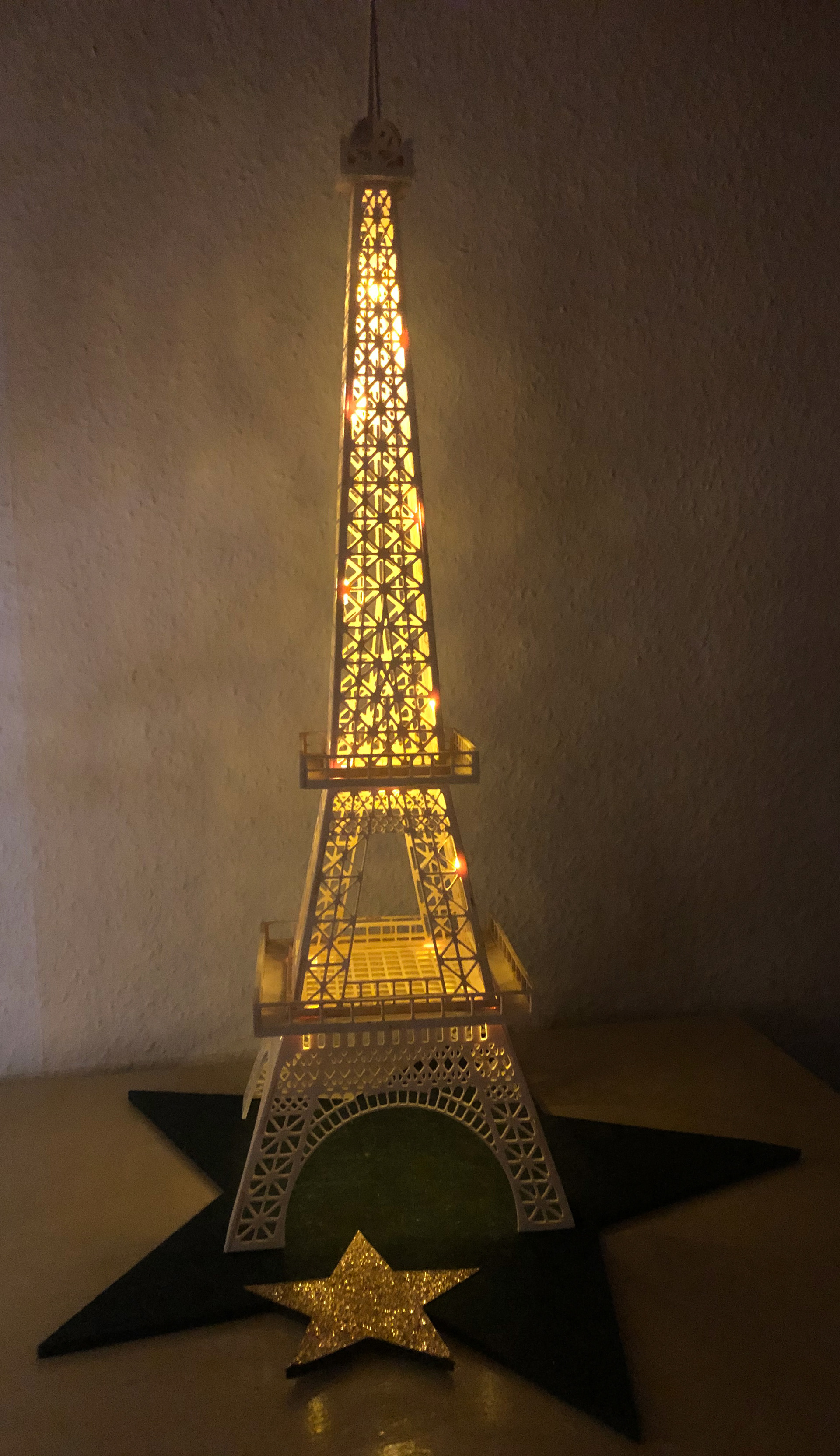 Eifelturm mit Licht
