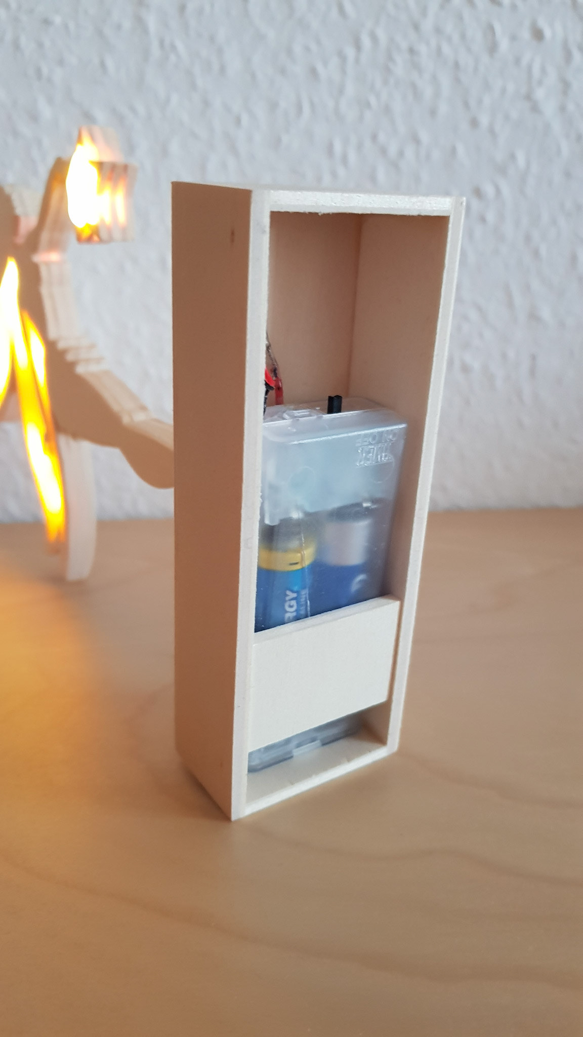 Batteriefach mit Timer der Holzelfe 
