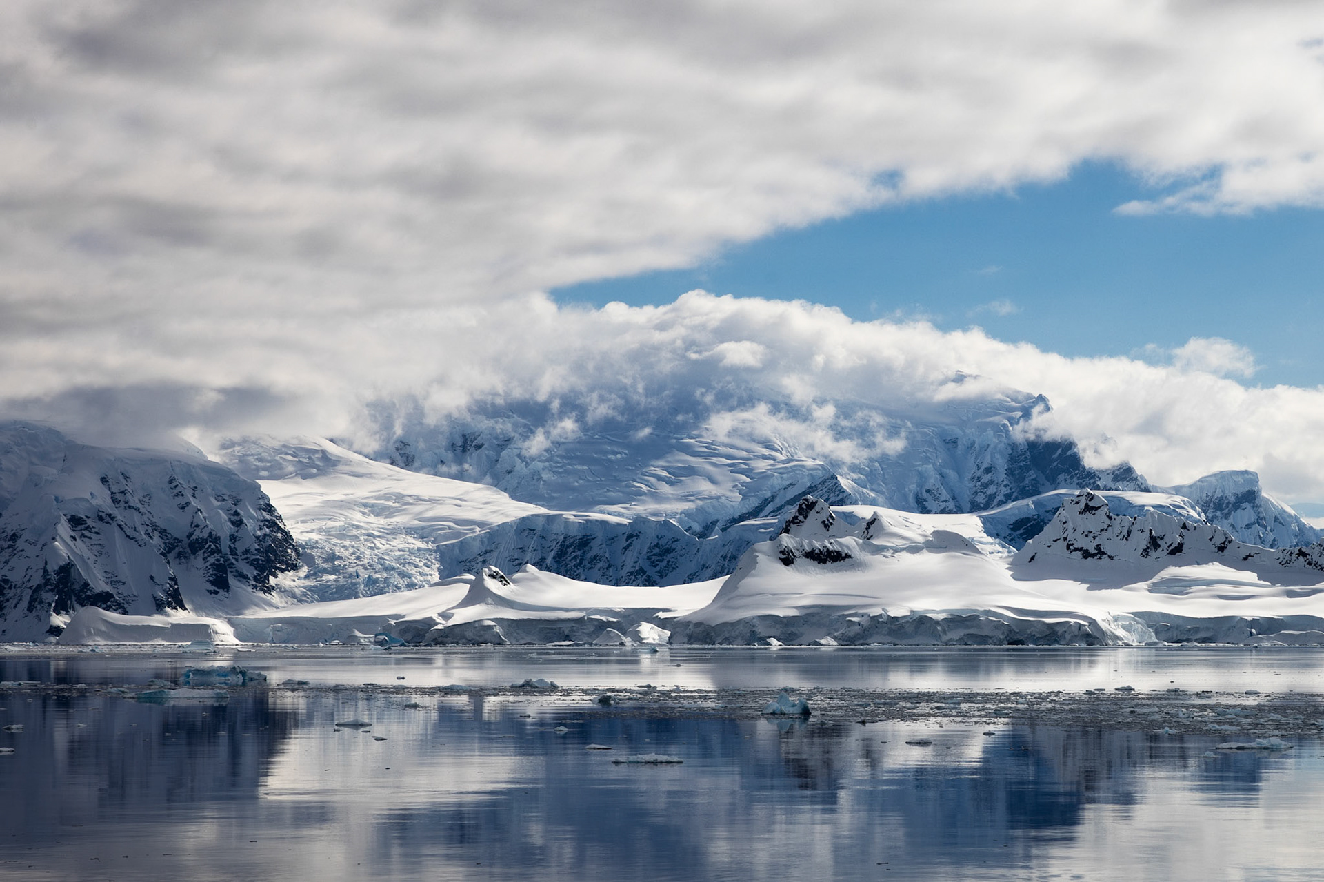 Wilhelmina Bay