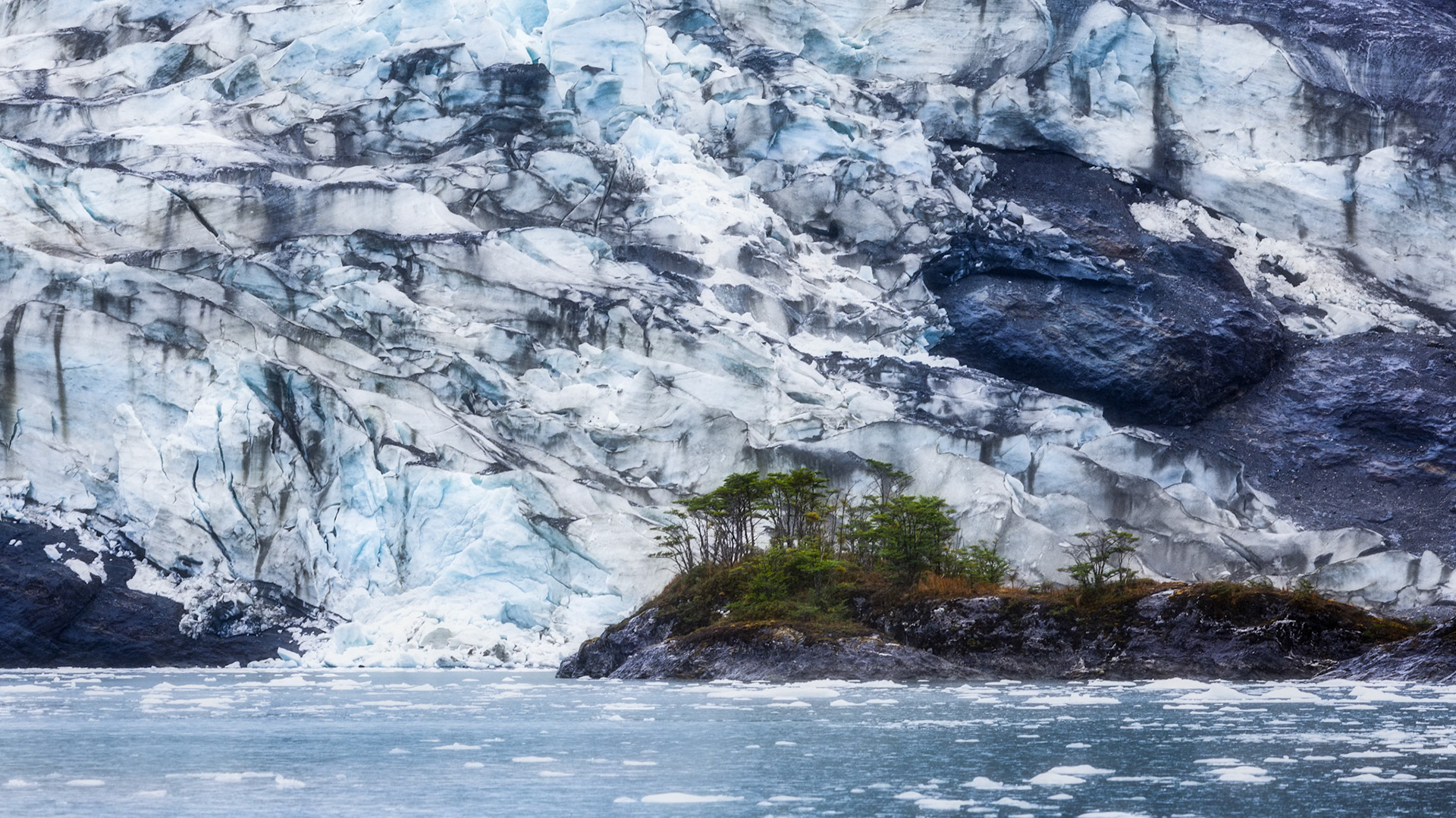 Glacier in De Agostini Fjord