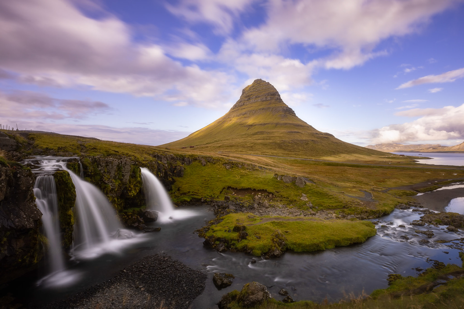 Kirkjufellsfoss Waterfall
