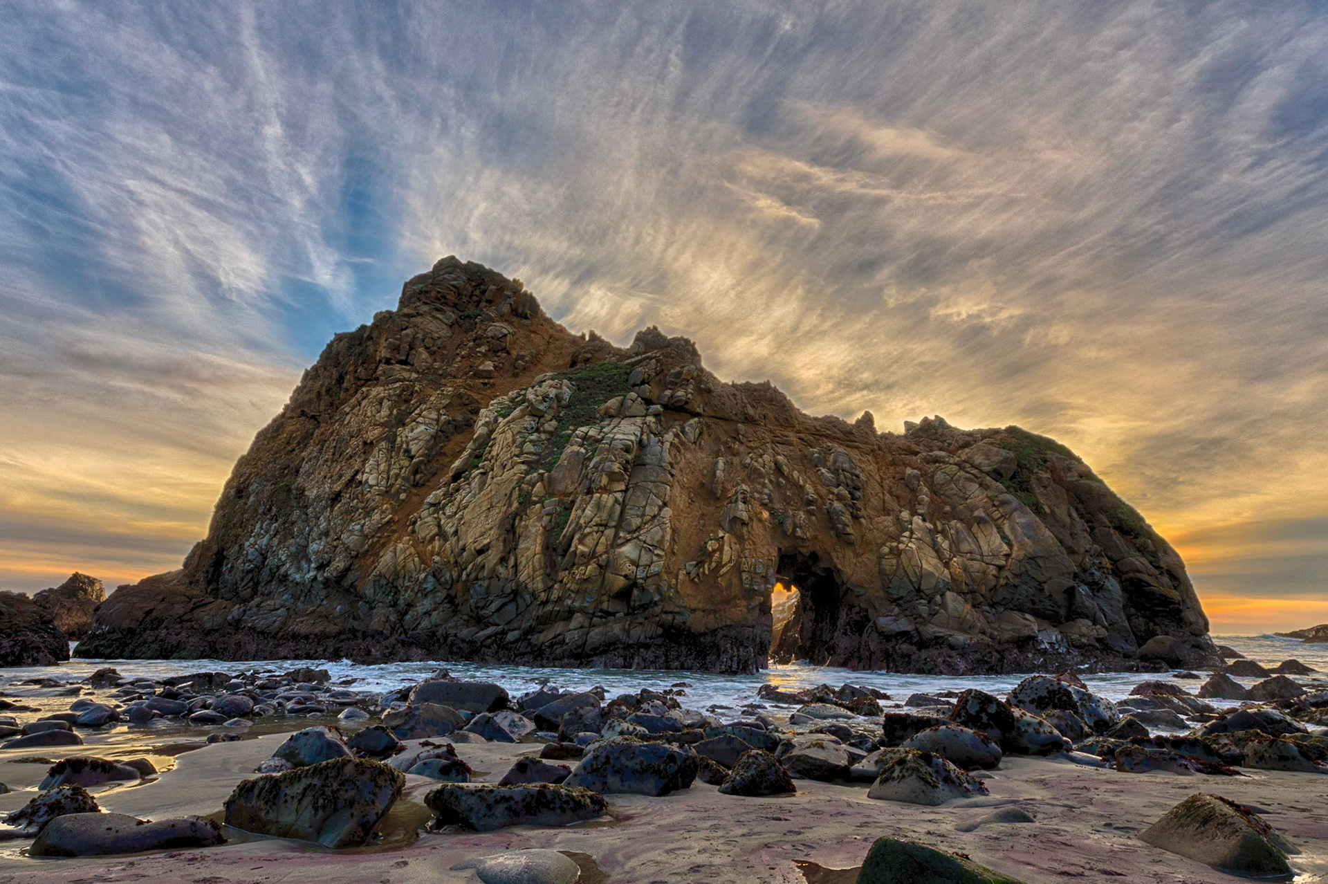 Keyhole Arch at Pfeiffer State Beach