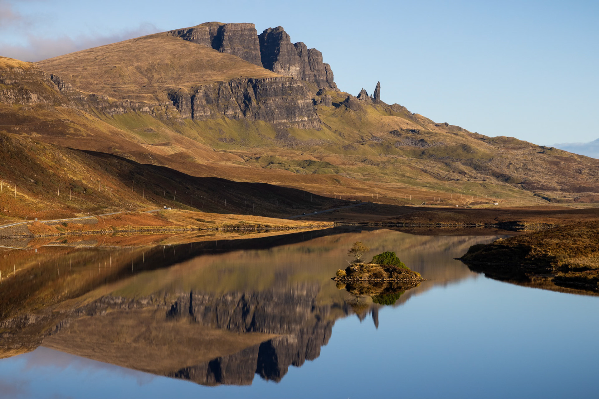 Isle of Skye, Loch Fada, Old Man of Storr