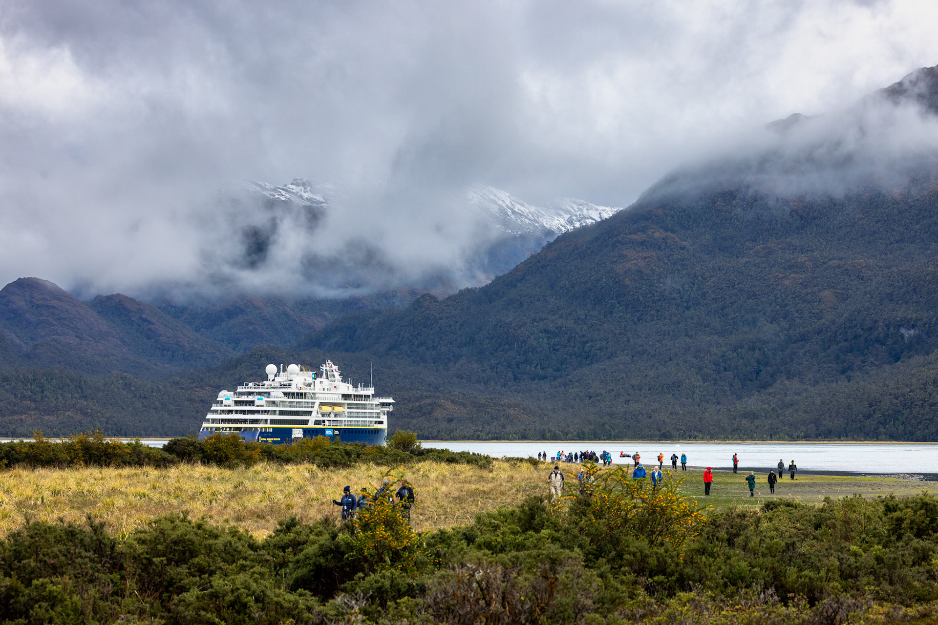 Morning hike, Bernardo Fjord