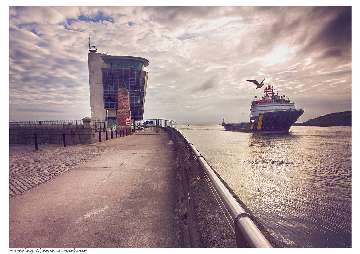 Entering Aberdeen Harbour