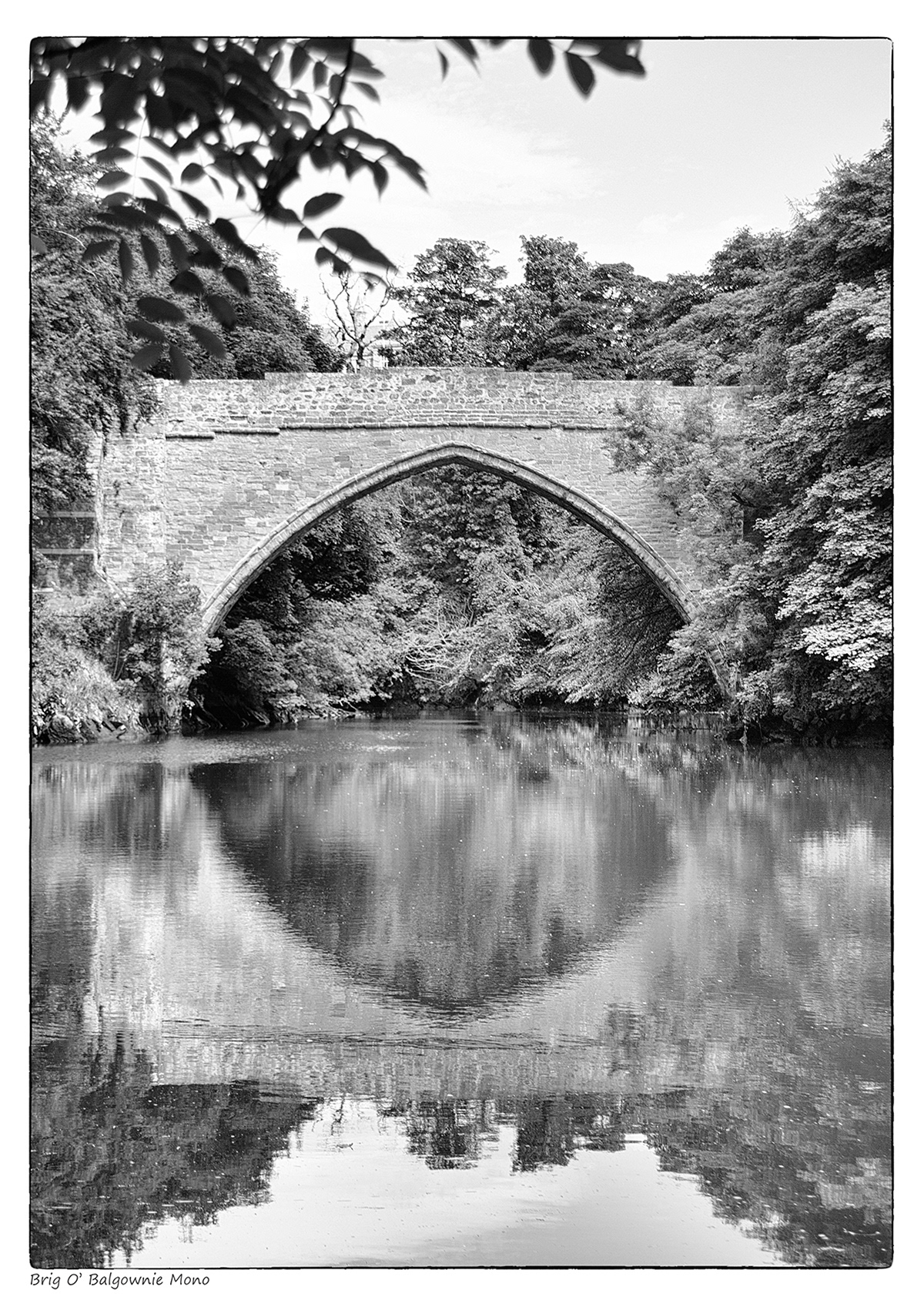 Brig O' Balgownie Mono (Aberdeen)