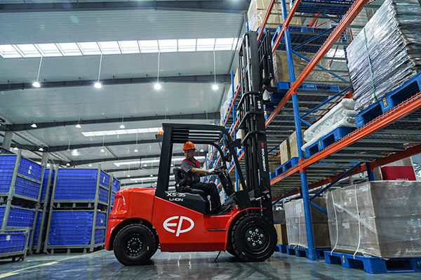 EP EFL X5 range, side view between racks