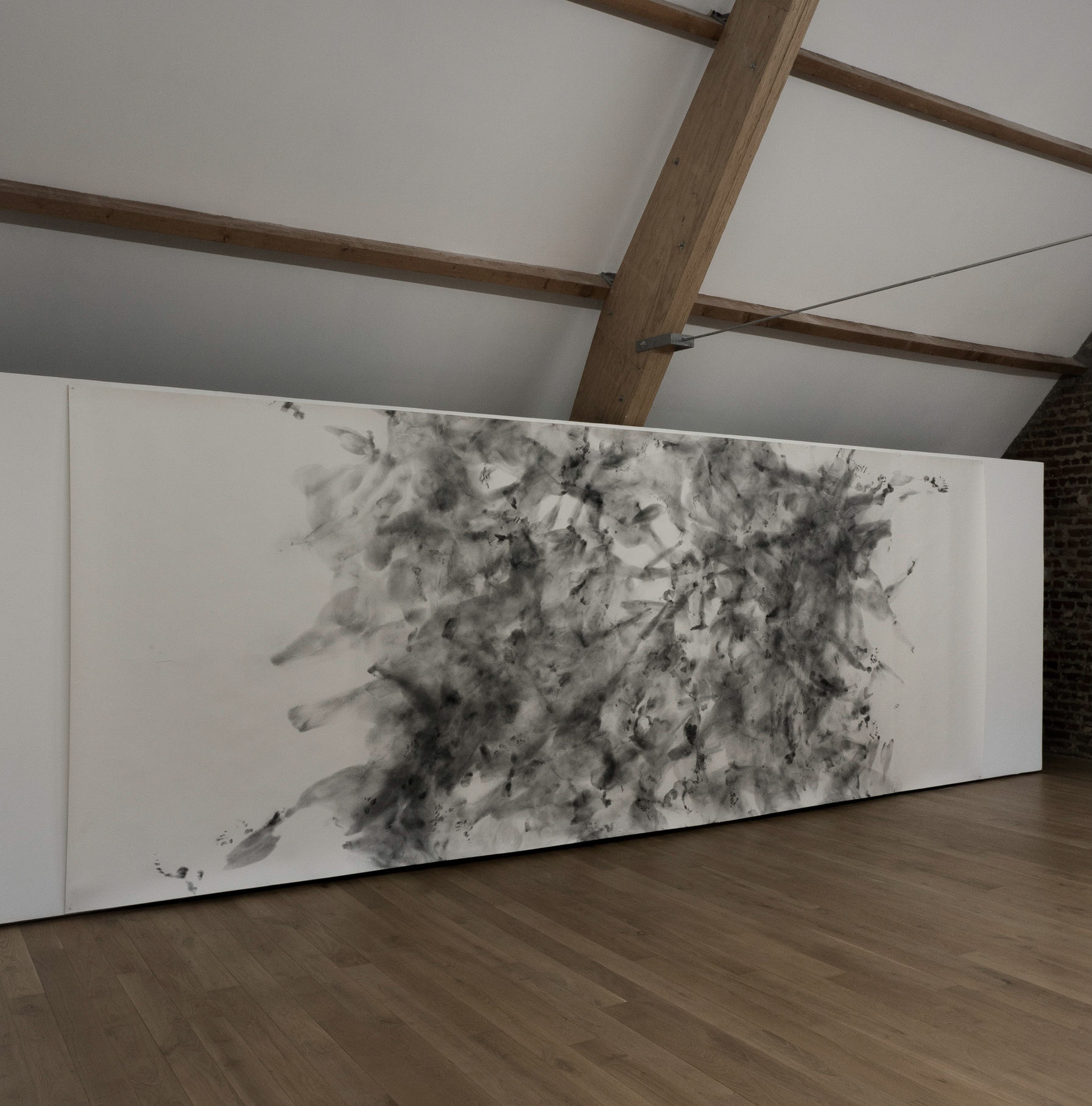 Untitled, graphite on paper, 220 x 583 cm, 2019, installation view Galerie EL 2019