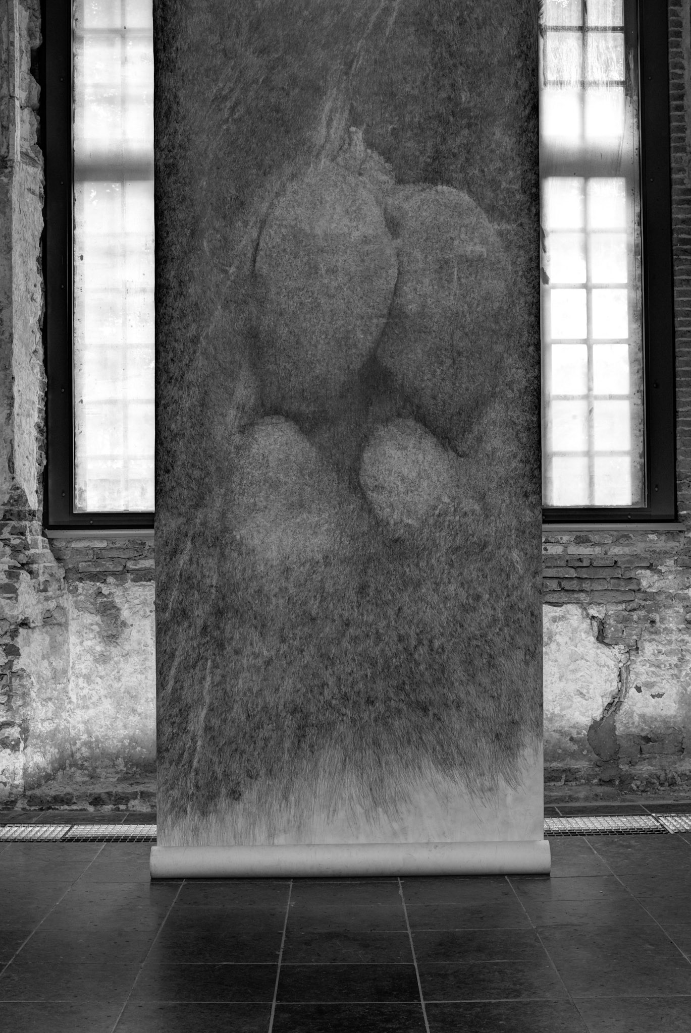 Untitled, graphite on paper, 400 x 150 cm, 2012, photo Mechteld Jansen