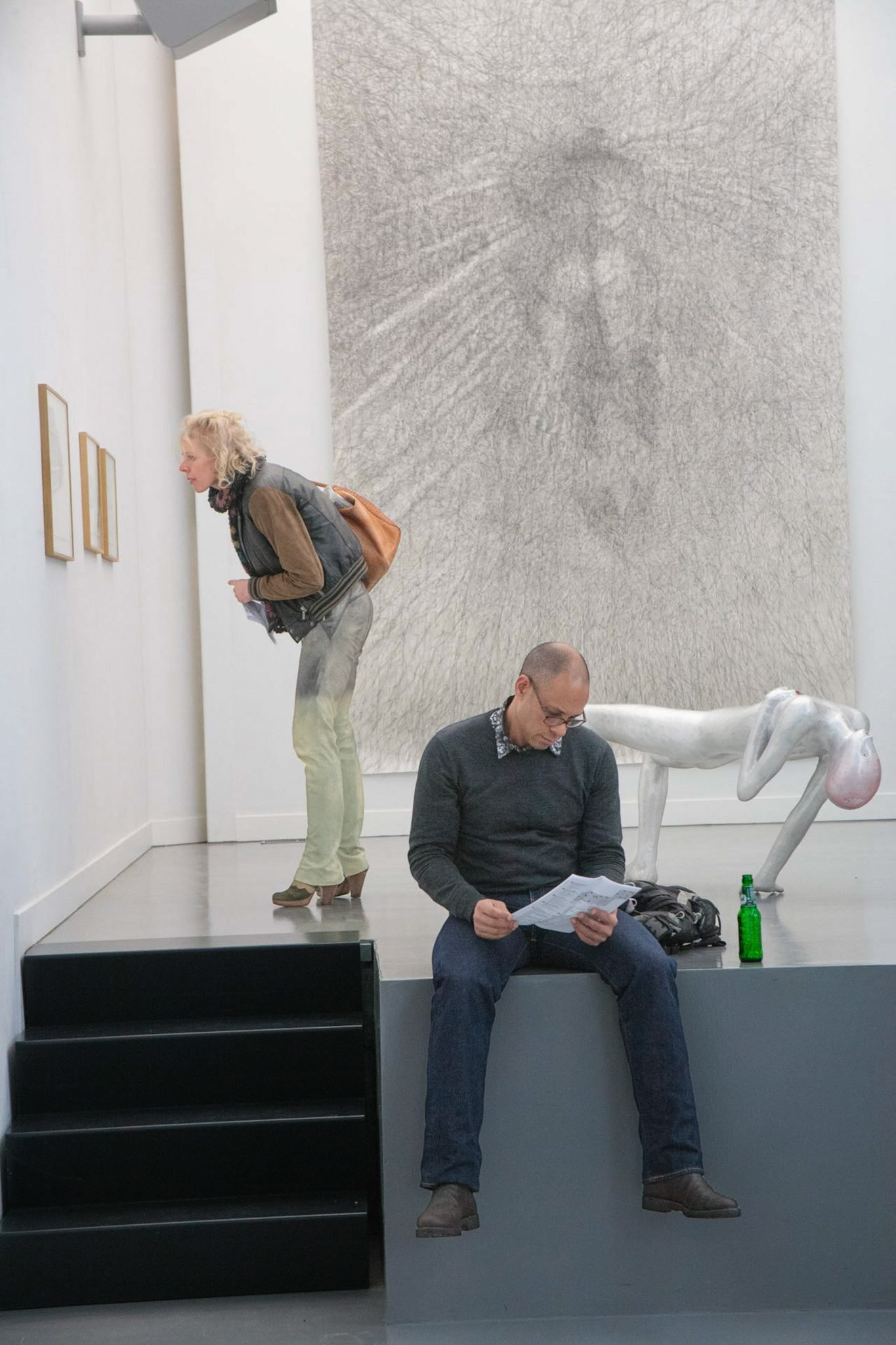 Duik 1 (Dive 1), graphite on paper, 365 x 240 cm, 2015, Kunstvereniging Diepenheim 2015, photo Rik Klein Gotink