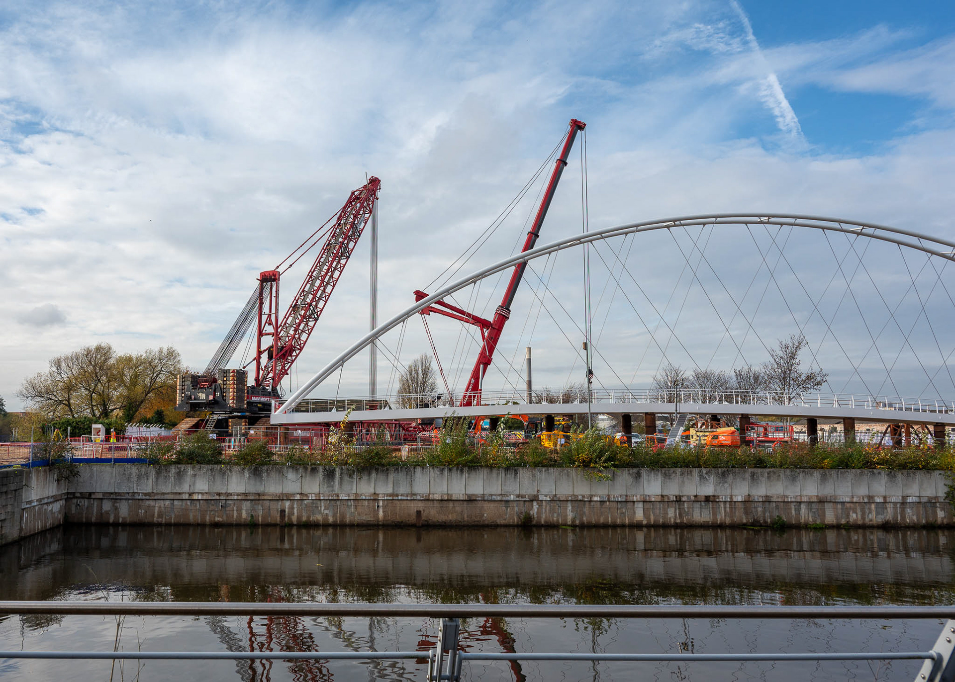 preparation for lifting the bridge over the river