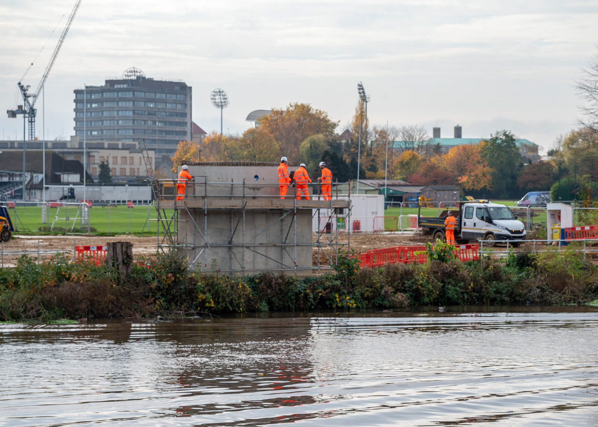 preparation for lifting the bridge over the river in progress