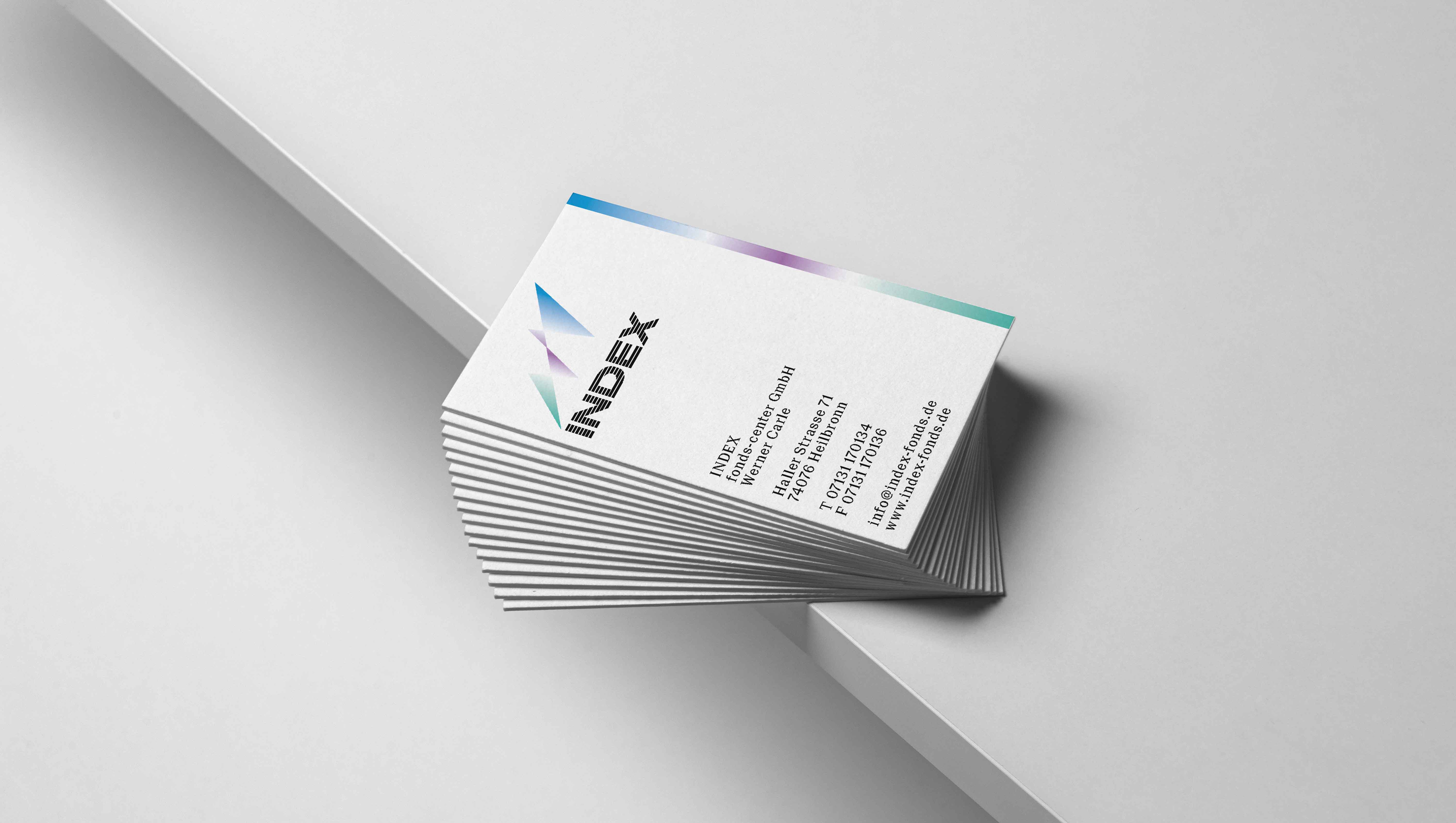 Corporate Design, Visitenkarten liegen übereinander, Farbverlauf