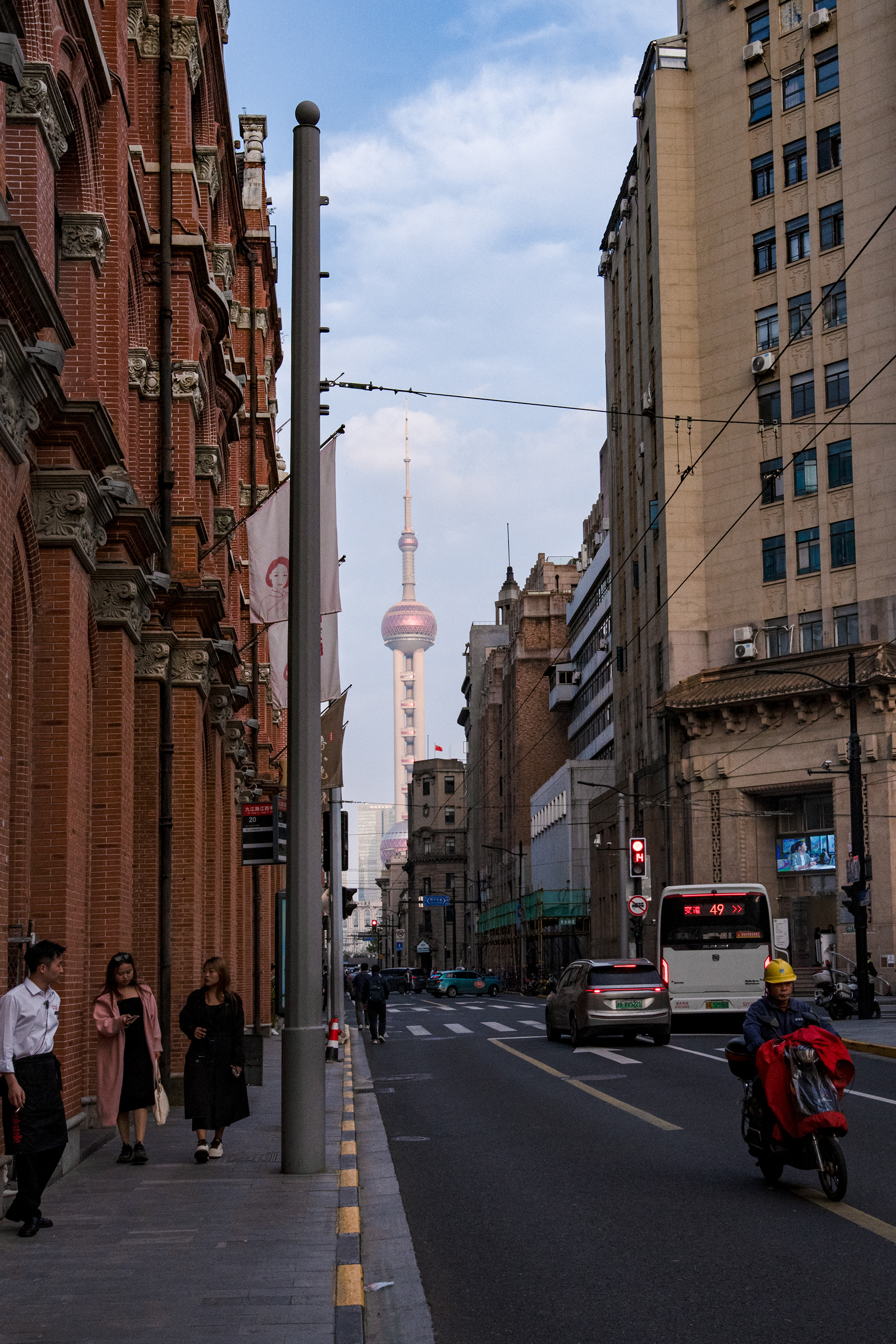 Shanghai - Blick auf den Oriental Pearl Tower - 04.11.2024