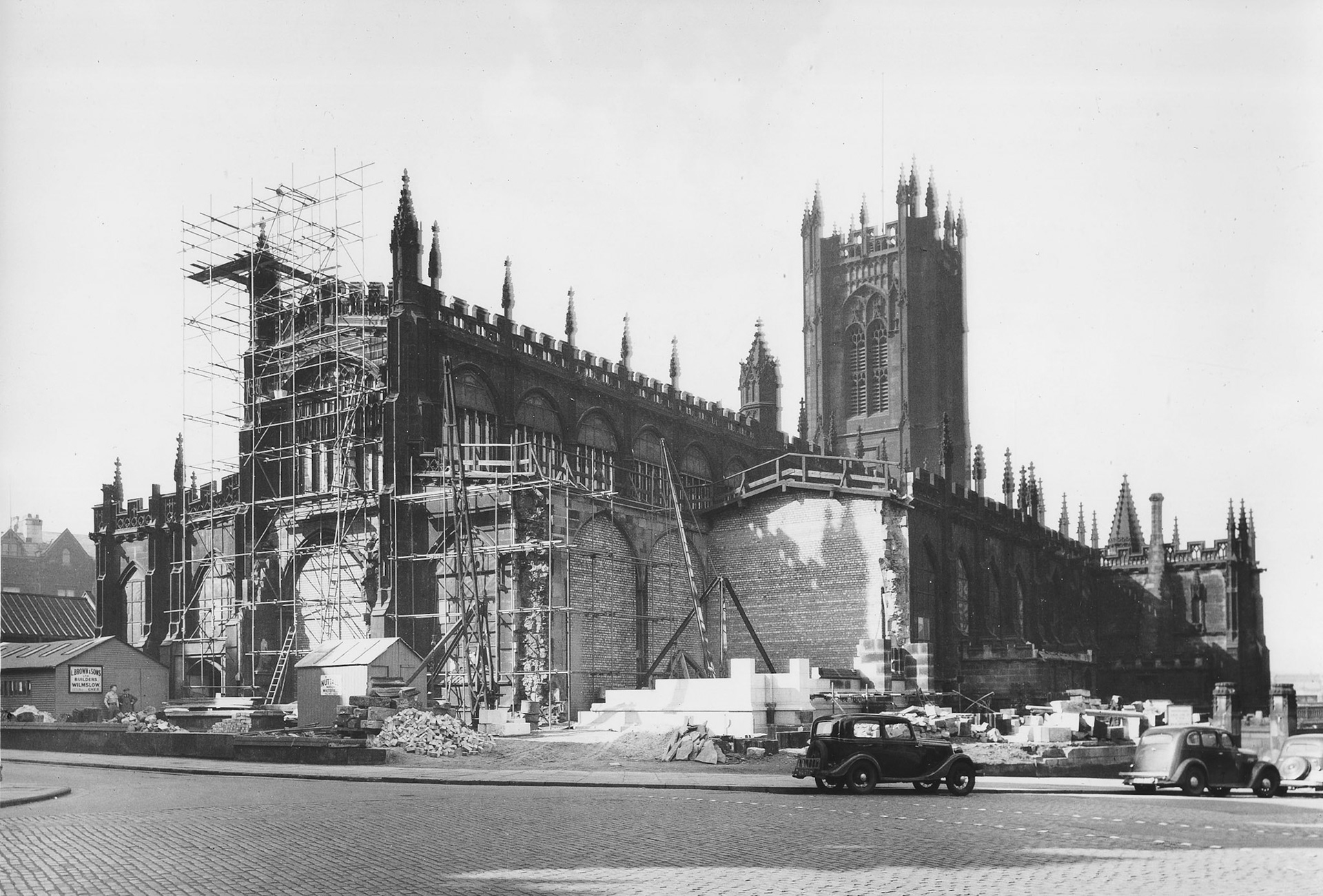 A F Kersting : Manchester  Cathedral from SE 2/4/1948
