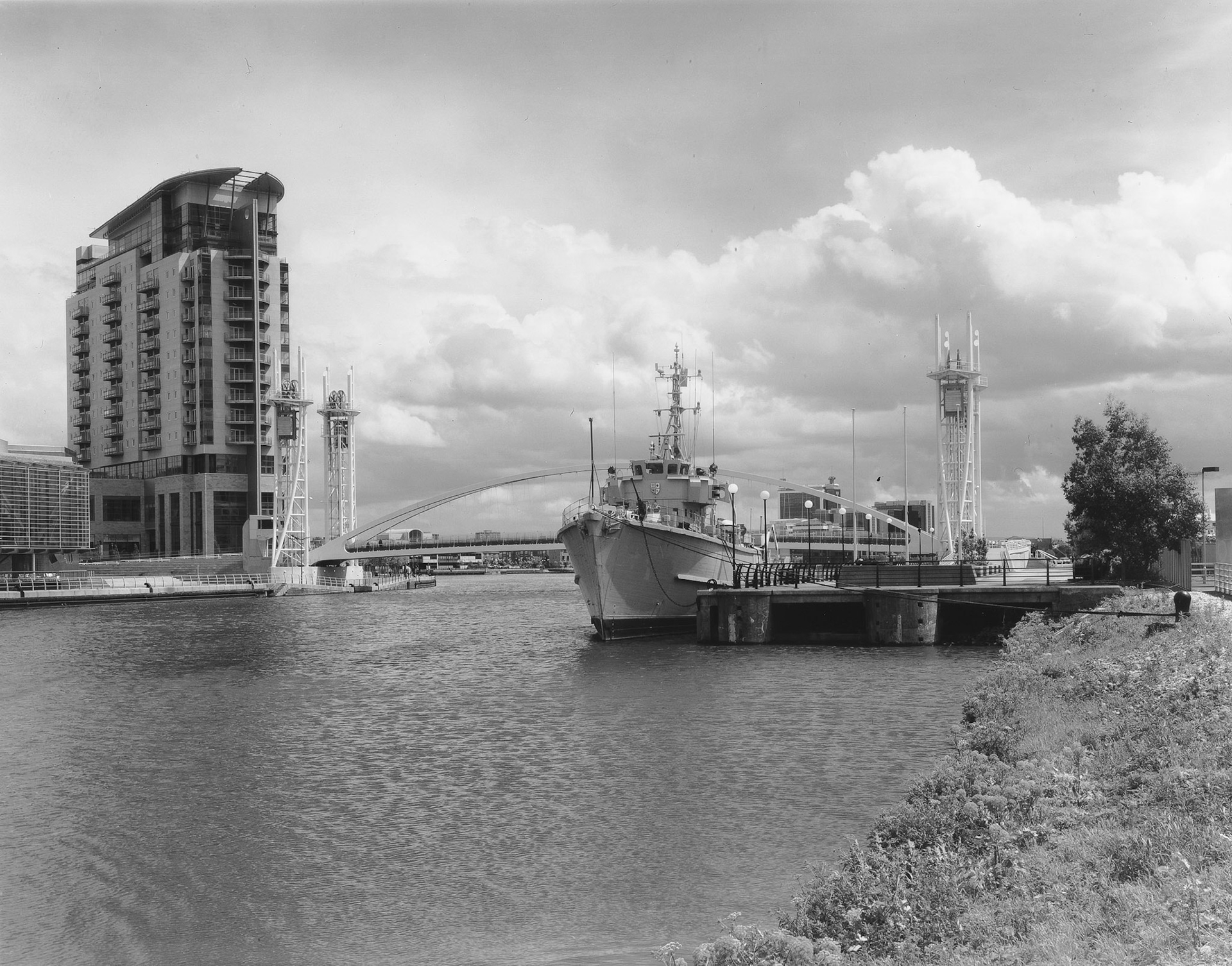 A F Kersting : footbridge over Salford ship canal 29/5/2002