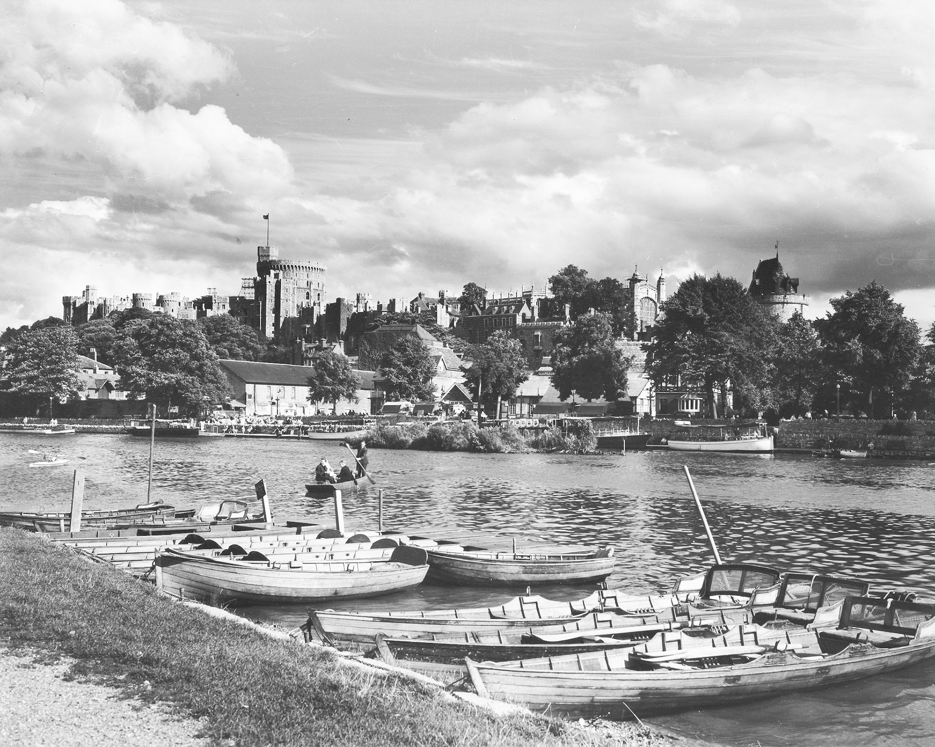 A F Kersting : castle from the river 1956