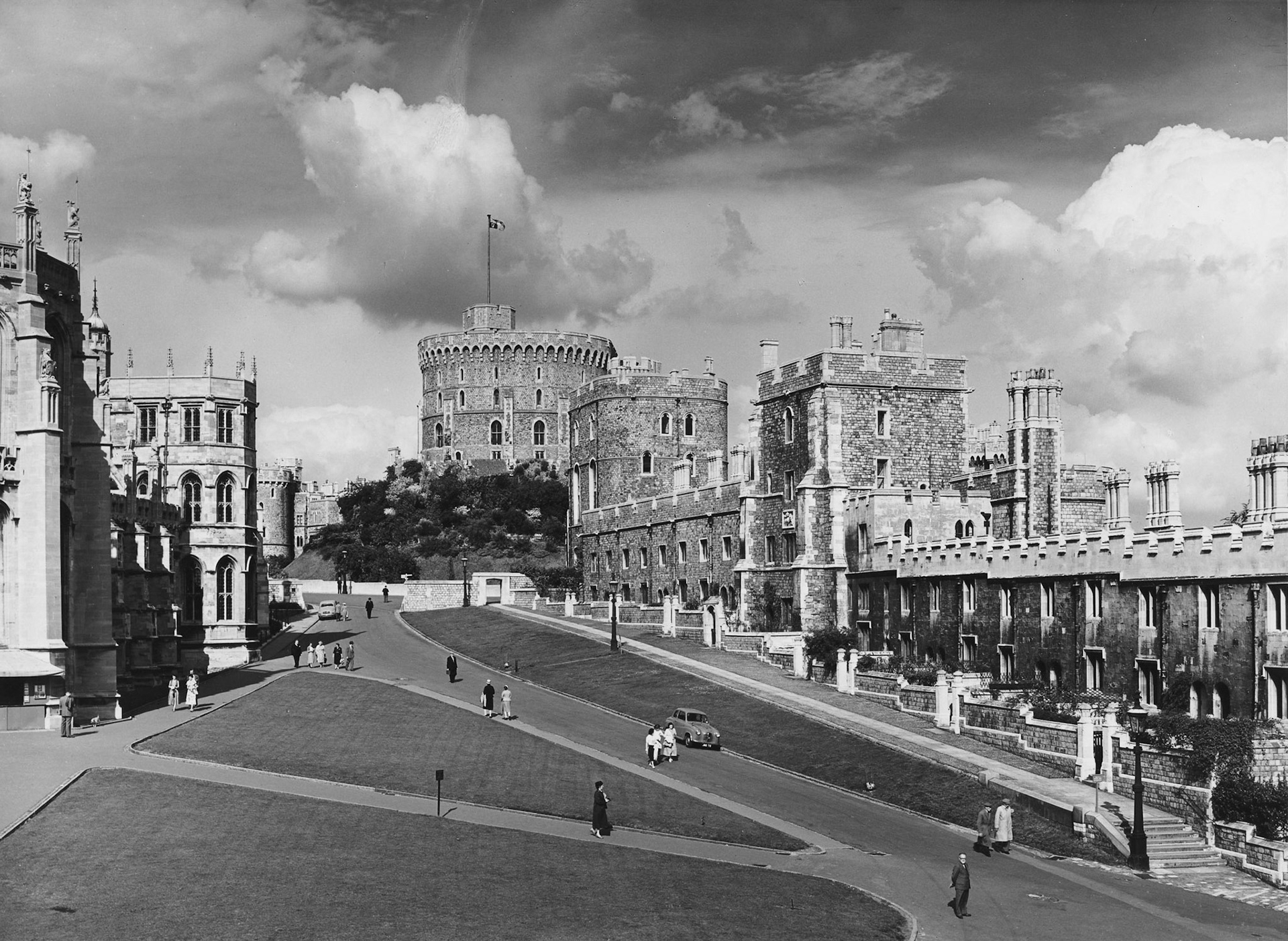 A F Kersting : the courtyard 19/7/1957