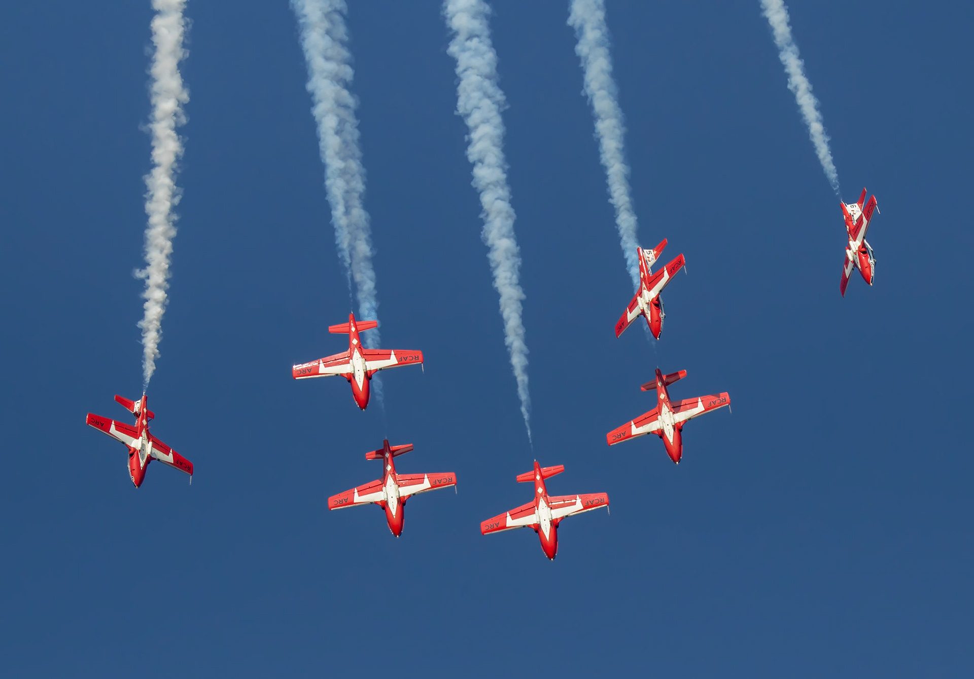 The Snowbirds breaking off