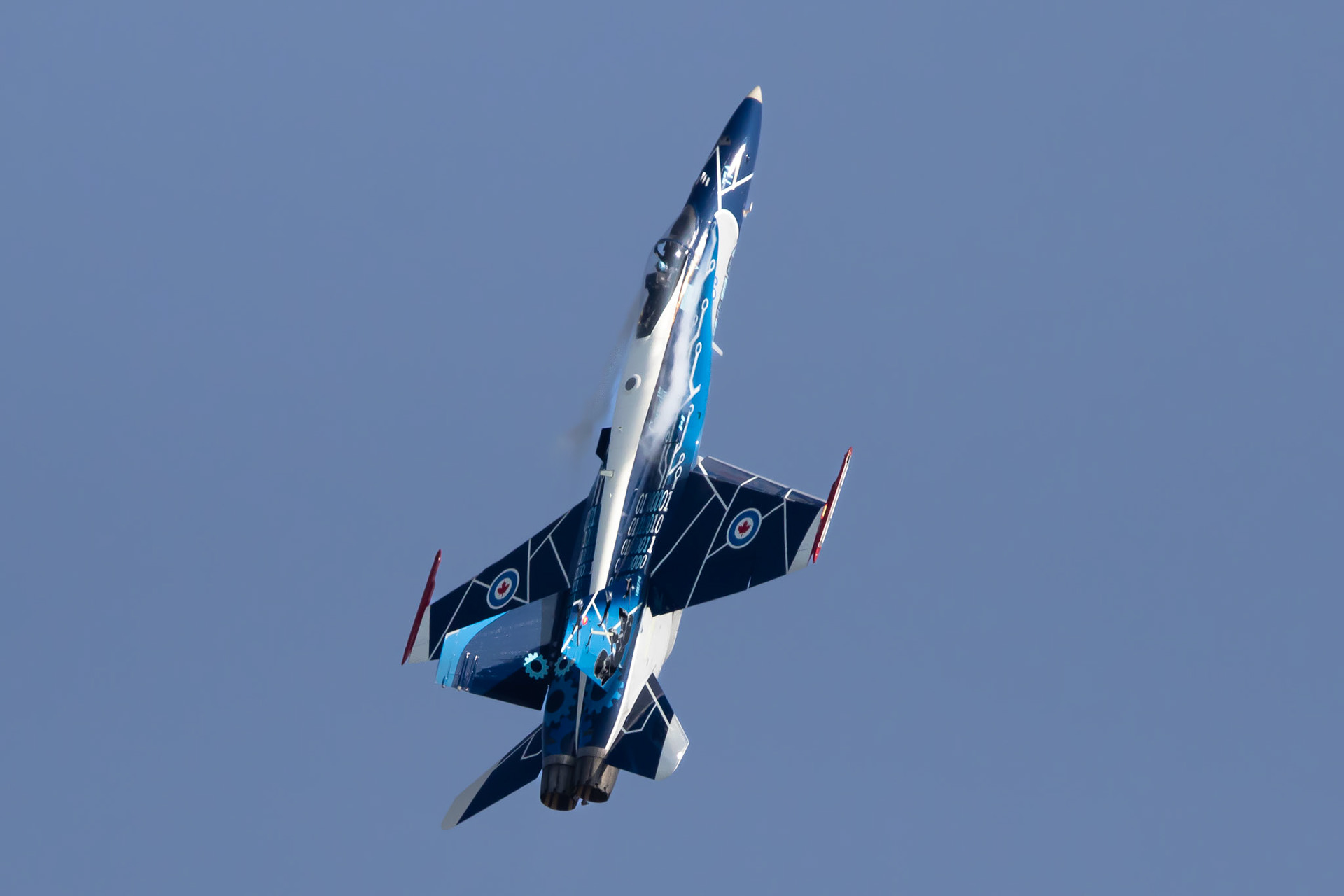 CF-18 Demo Team pulling some Gs