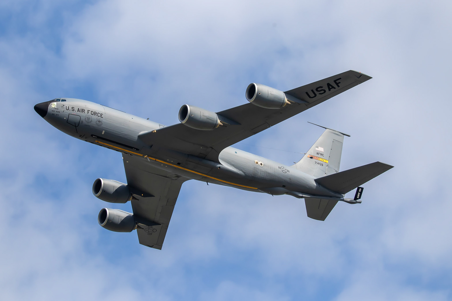 Another suprise flyover this time a KC135