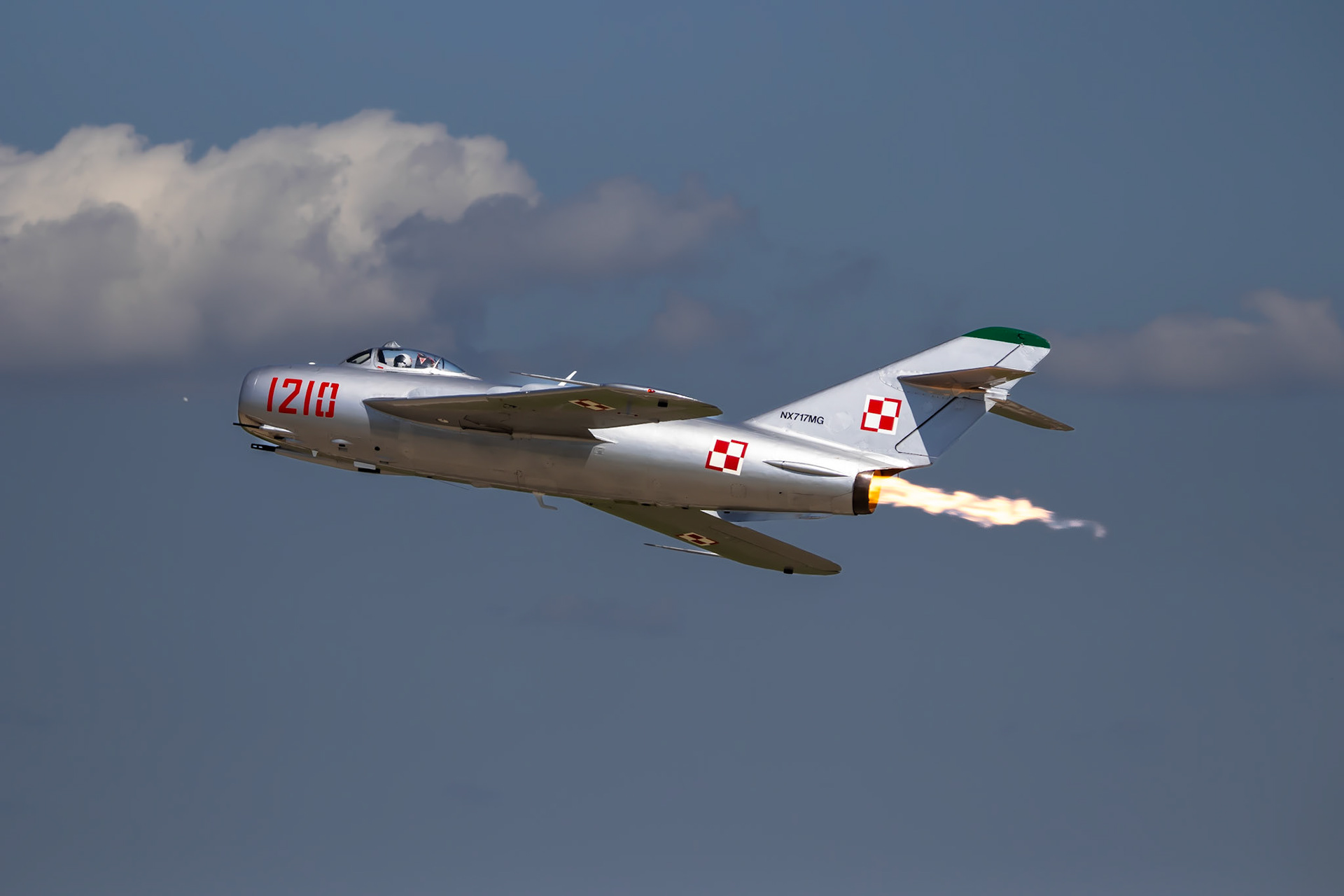 The Mig17s flickering burner