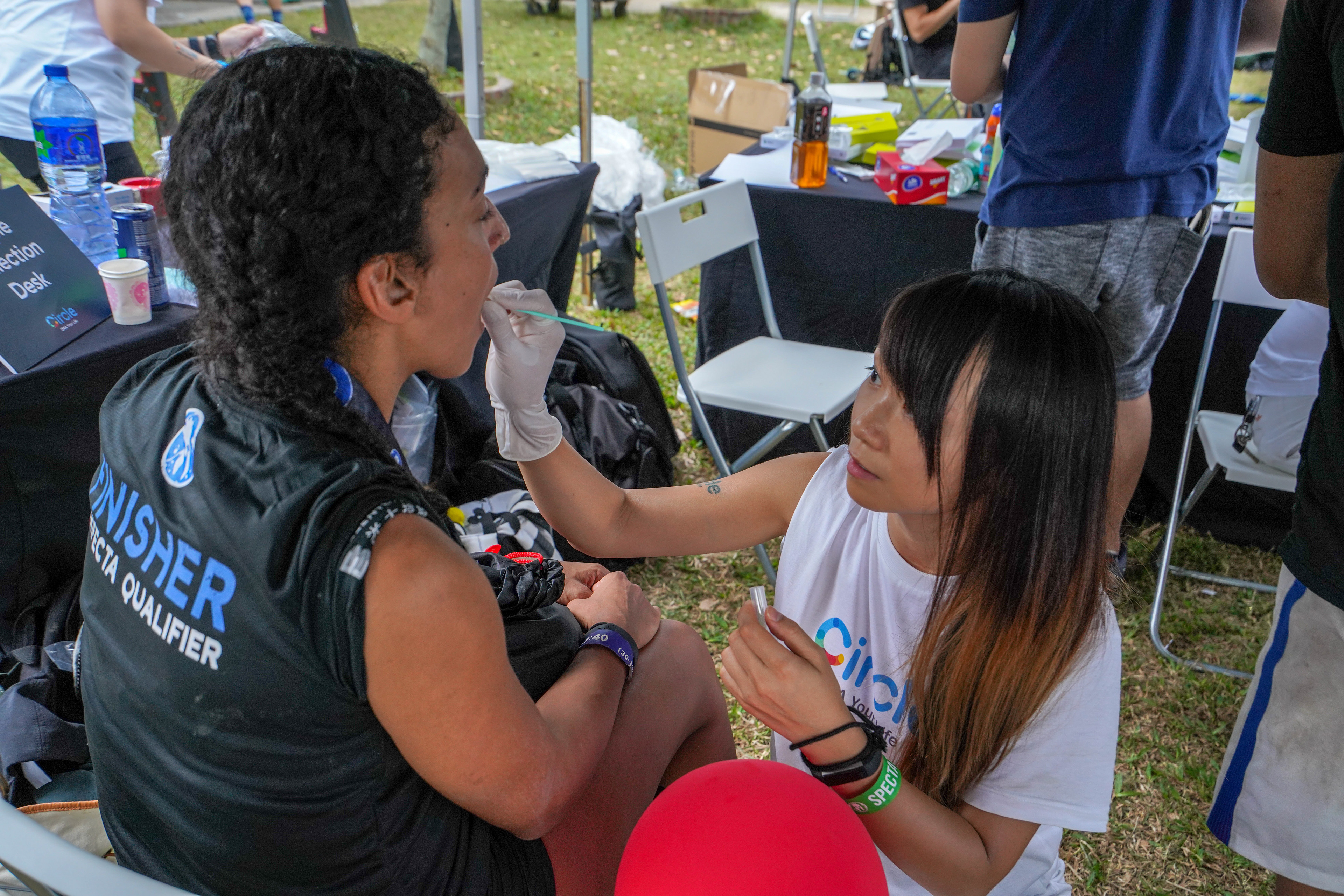 Collecting saliva sample