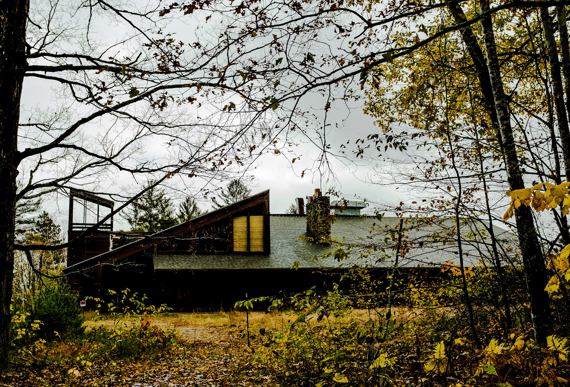 Abandon Ski Lodge - Maine