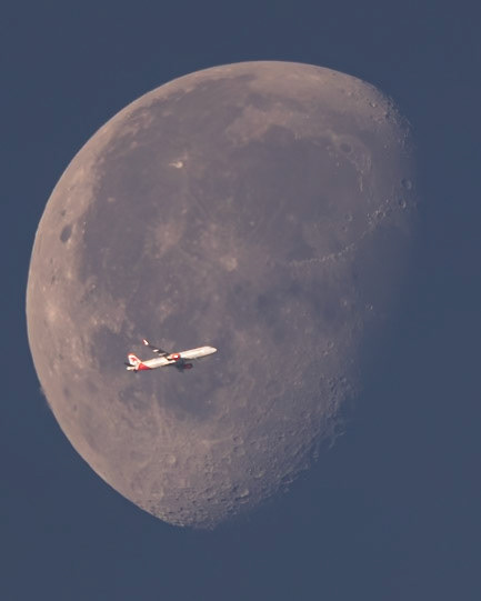 An Airbus A321-211 (reg C-FJOK) passing in front of the 76% waning Moon, seen Saturday morning from the Space Coast (FL). Air Canada Rouge flight 1621 was traveling from Fort Lauderdale (FLL) to Toronto (YYZ) at 31k feet &amp; 431 knots. (📷: me, flight data by Flightradar24.com)