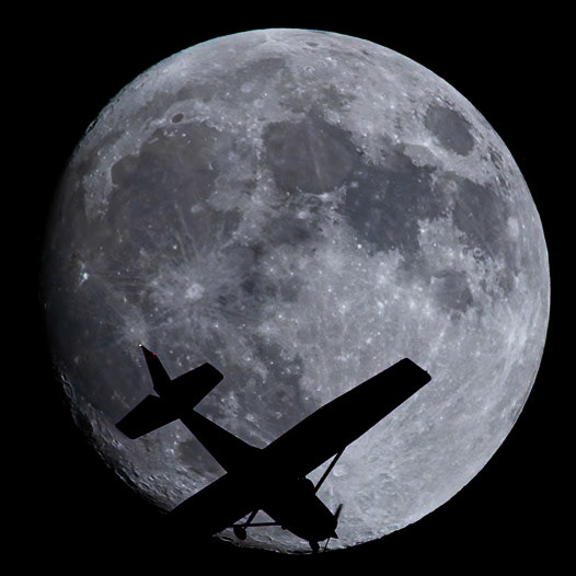 A Cessna 172S Skyhawk SP (reg N297PE) passing in front of the 97% waxing Moon over the Space Coast Tues night.Operated by Phoenix East Aviation, the plane was traveling from Daytona Beach (DAB) to Fort Pierce (FPR) @ 3,475 ft &amp; 100 kts.(📷: me, flight data by Flightradar24.com)