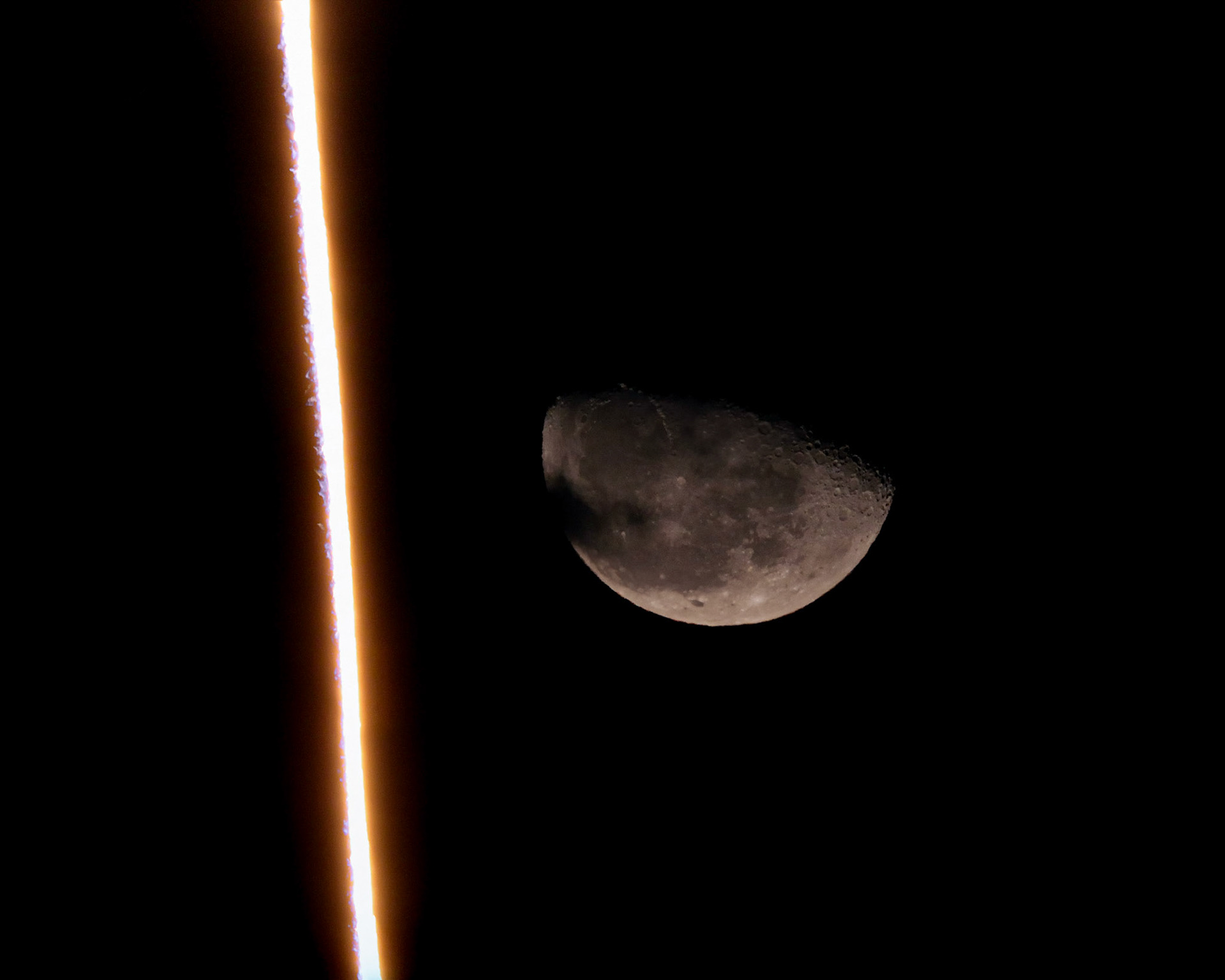 Transit denied, redux: SpaceX Falcon9 rocket carrying 55 Starlink satellites to orbit Sunday morning, doing a fine job avoiding the Moon. This is a stack of 134 individual frames aligned on the Moon, all shot at 700mm.