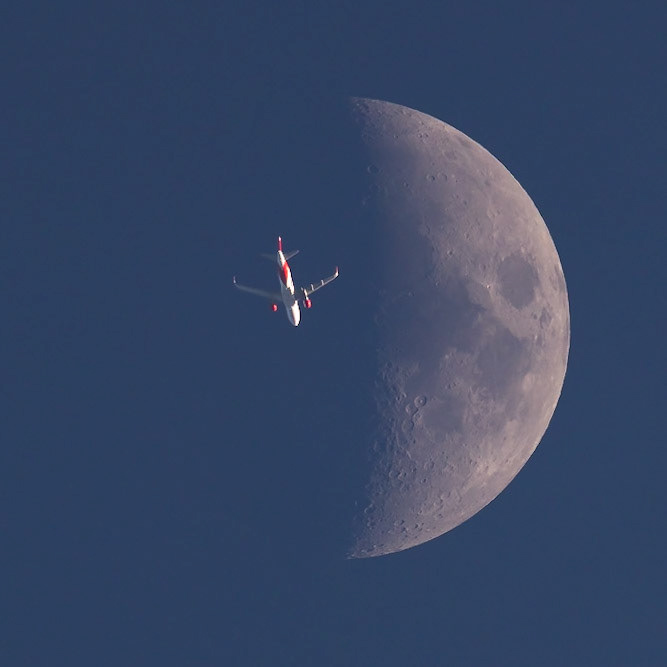 An Airbus A320 passes in front of the un-illuminated side of the 42% illuminated Moon, seen Tuesday from the Space Coast. That's Avianca flight 247 traveling from Washington, DC (IAD) to Bogota, Colombia (BOG) at 34k feet &amp; 472kts.(📷:me, flight data by Flightradar24.com)