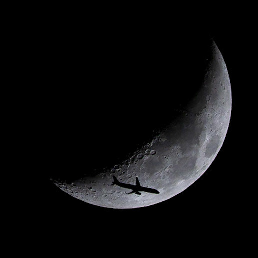 Spirit Airlines NK3119 heading from MIA to EWR seen Monday night passing in front of the 29% Moon, or "When you get caught between the Moon and New York City." (alternate title credit to Elizabeth Stiles)The Airbus A321 was flying @ 480kts &amp; 32,000ft. (📷:me, flight data by Flightradar24.com, lyric by Christopher Cross)