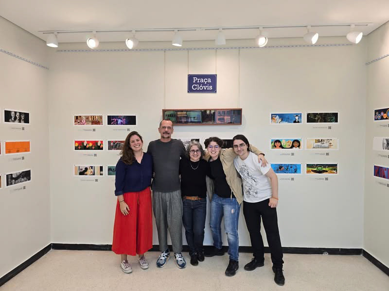 Exposição coletiva Praça Clóvis: literatura e artes visuais. Biblioteca Demonstrativa (Brasília, 2025)