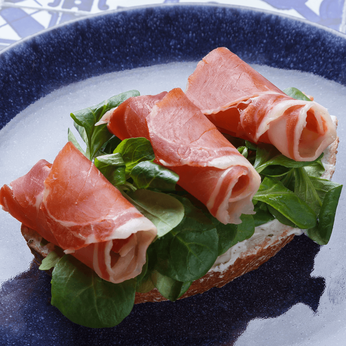Tosta de Jamón con Rúcula