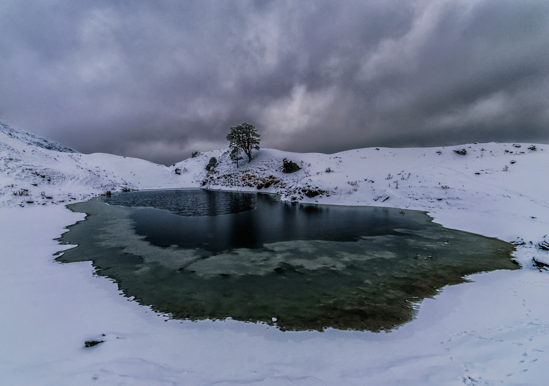The frozen lake (Uttarakhand, India)