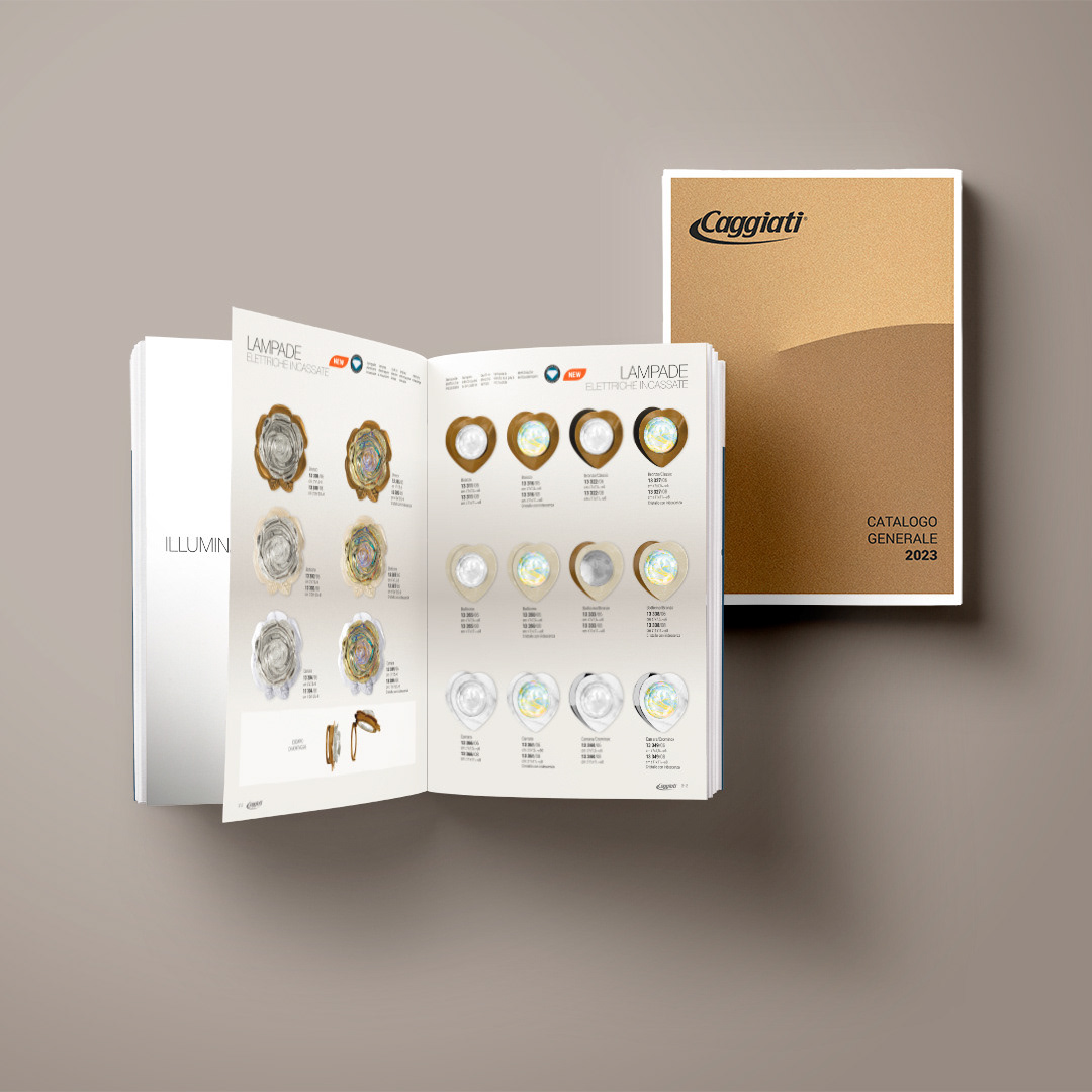 Pagina interna del catalogo generale Caggiati con presentazione prodotti di arte funeraria e arredo cimiteriale