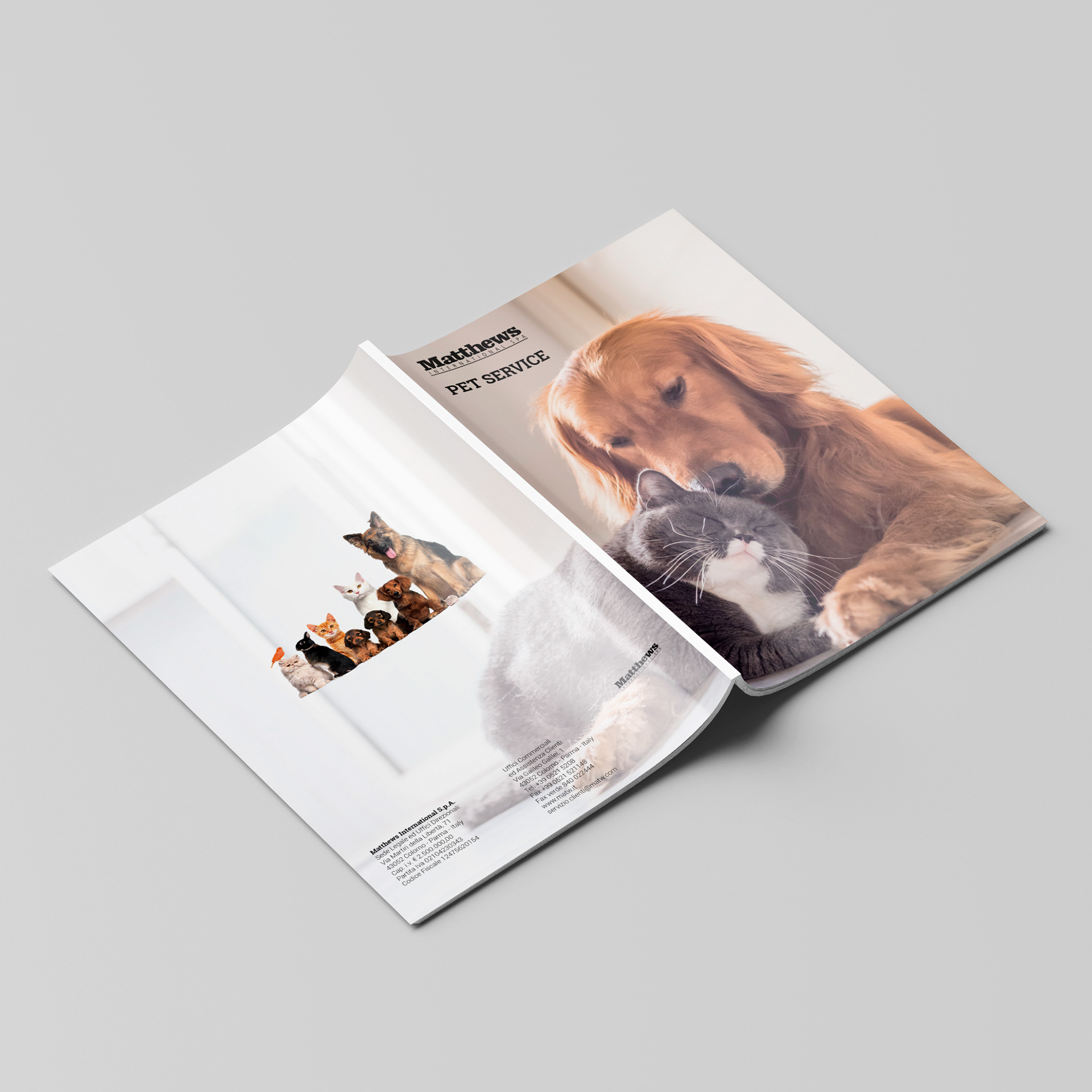 Catalogo Pet Service Caggiati aperto con copertina e quarta di copertina dedicato a urne funerarie per animali domestici.