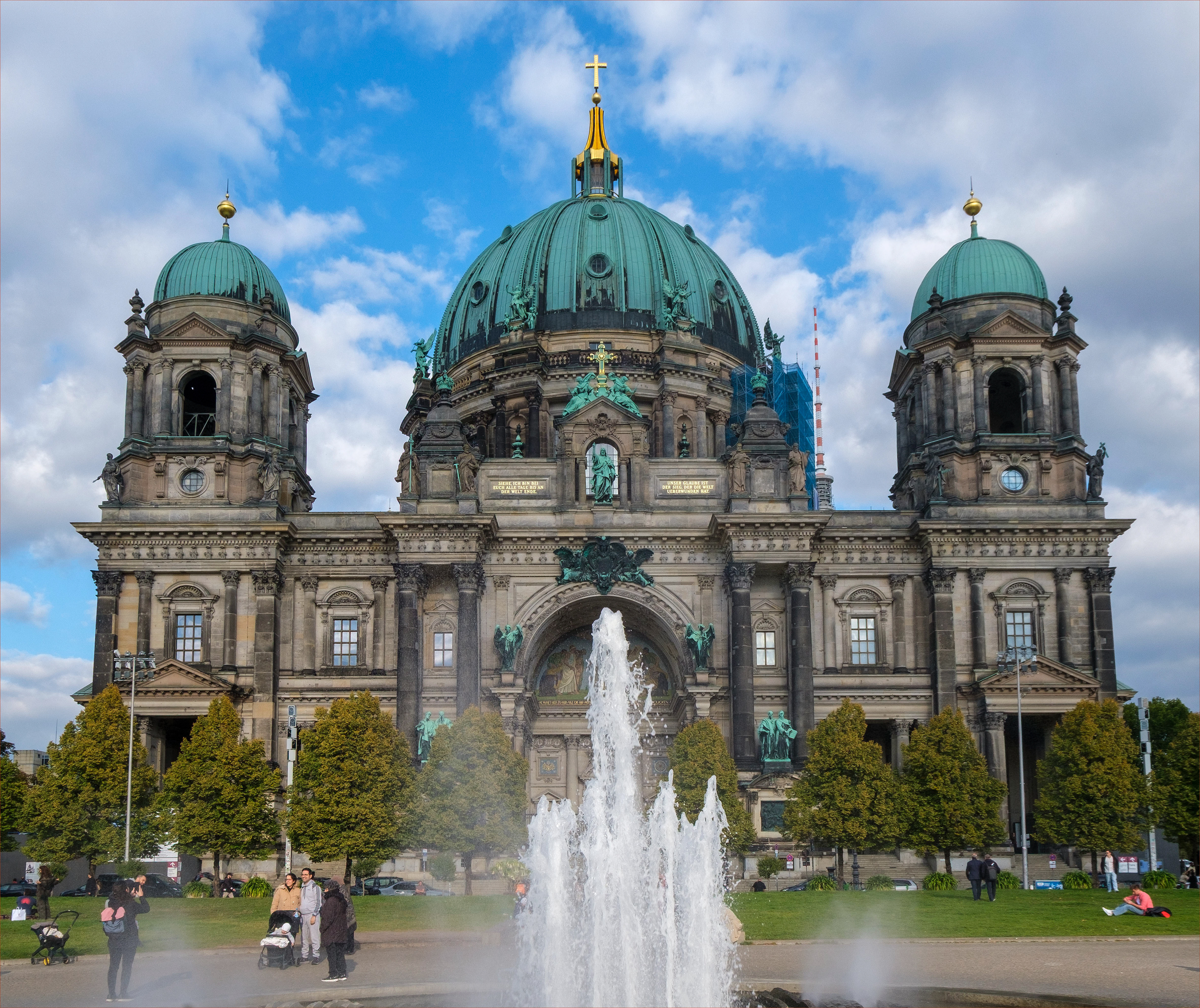 BERLIN DOM