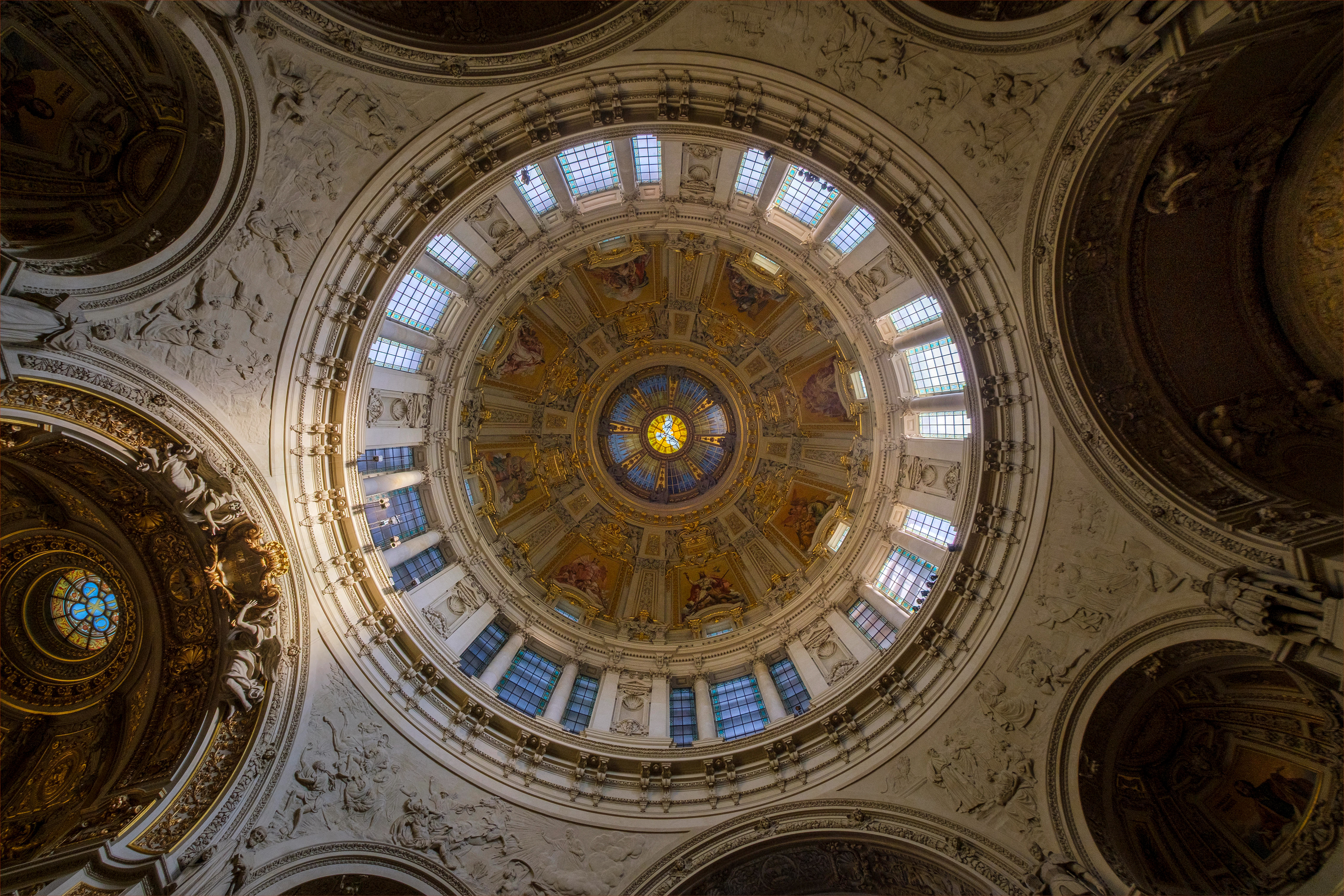 BERLIN DOM